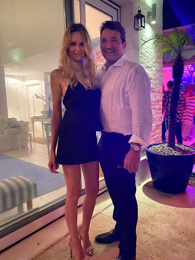 Mike Reynal y su mujer Mauara