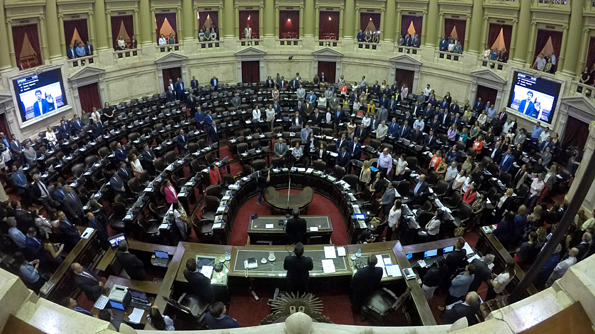 La Cámara de Diputados comienza a sesionar después de que el oficialismo logró el quórum