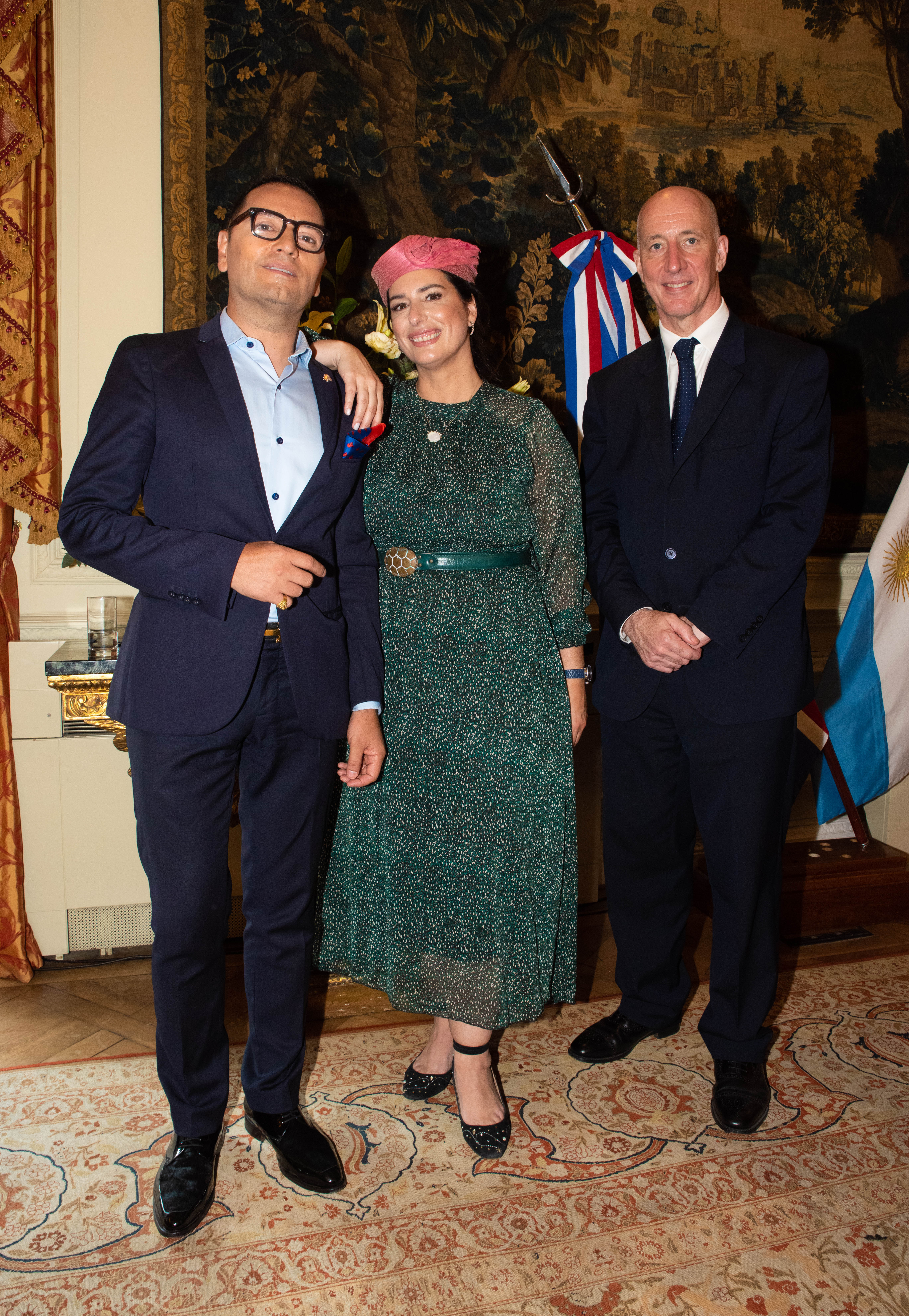 Fabián Medina Flores, Inés Berton y el embajador británico Mark Kent