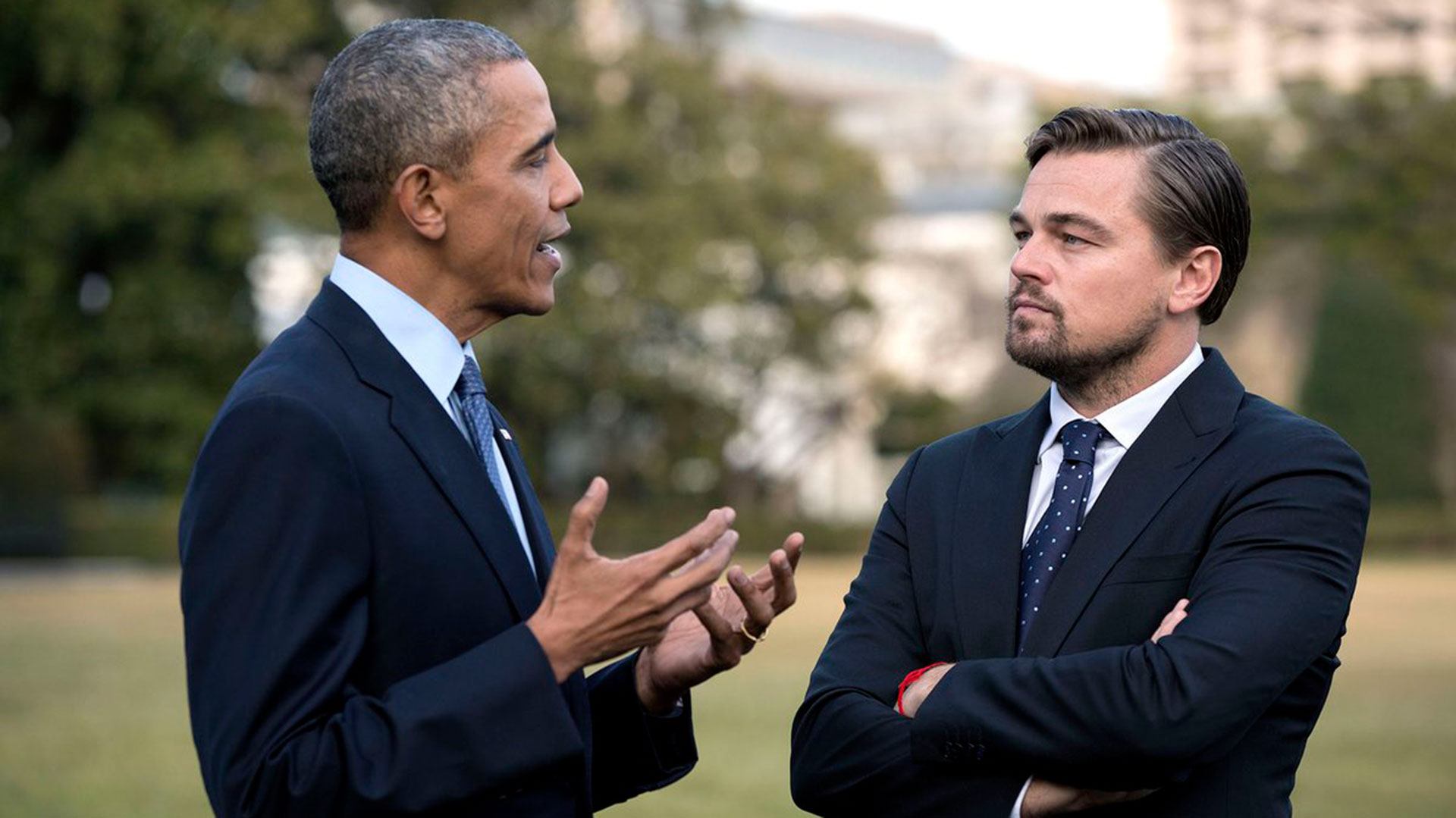 Barack Obama y Leonardo DiCaprio durante un encuentro en la Casa Blanca para hablar sobre el medio ambiente y el calentamiento global