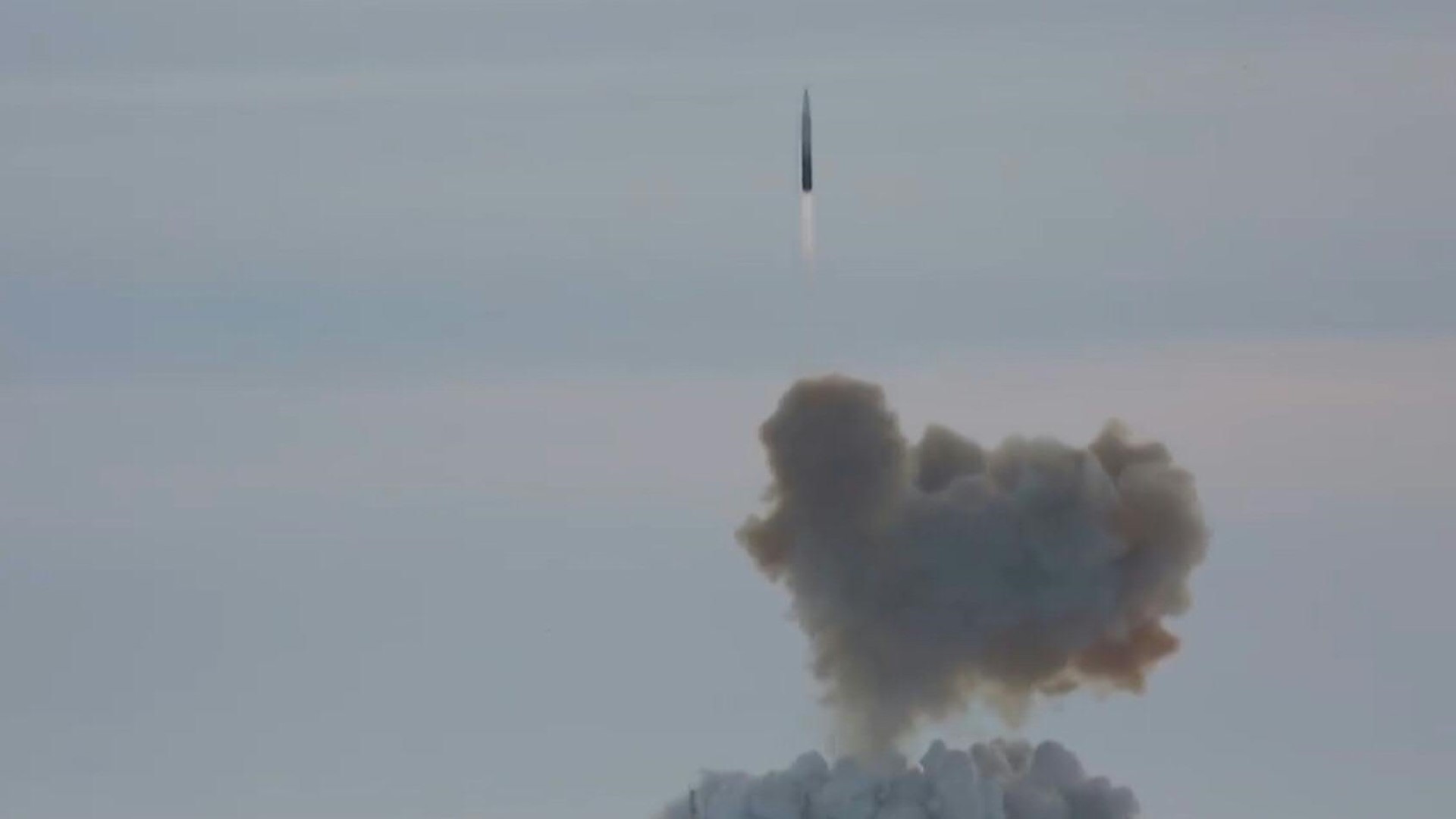 Rusia anunció en diciembre la "entrada en servicio" de sus primeros misiles hipersónicos Avangard, armas de última generación "prácticamente invencibles", según Putin, capaces de dar en el blanco prácticamente siempre y de atravesar cualquier sistema de defensa