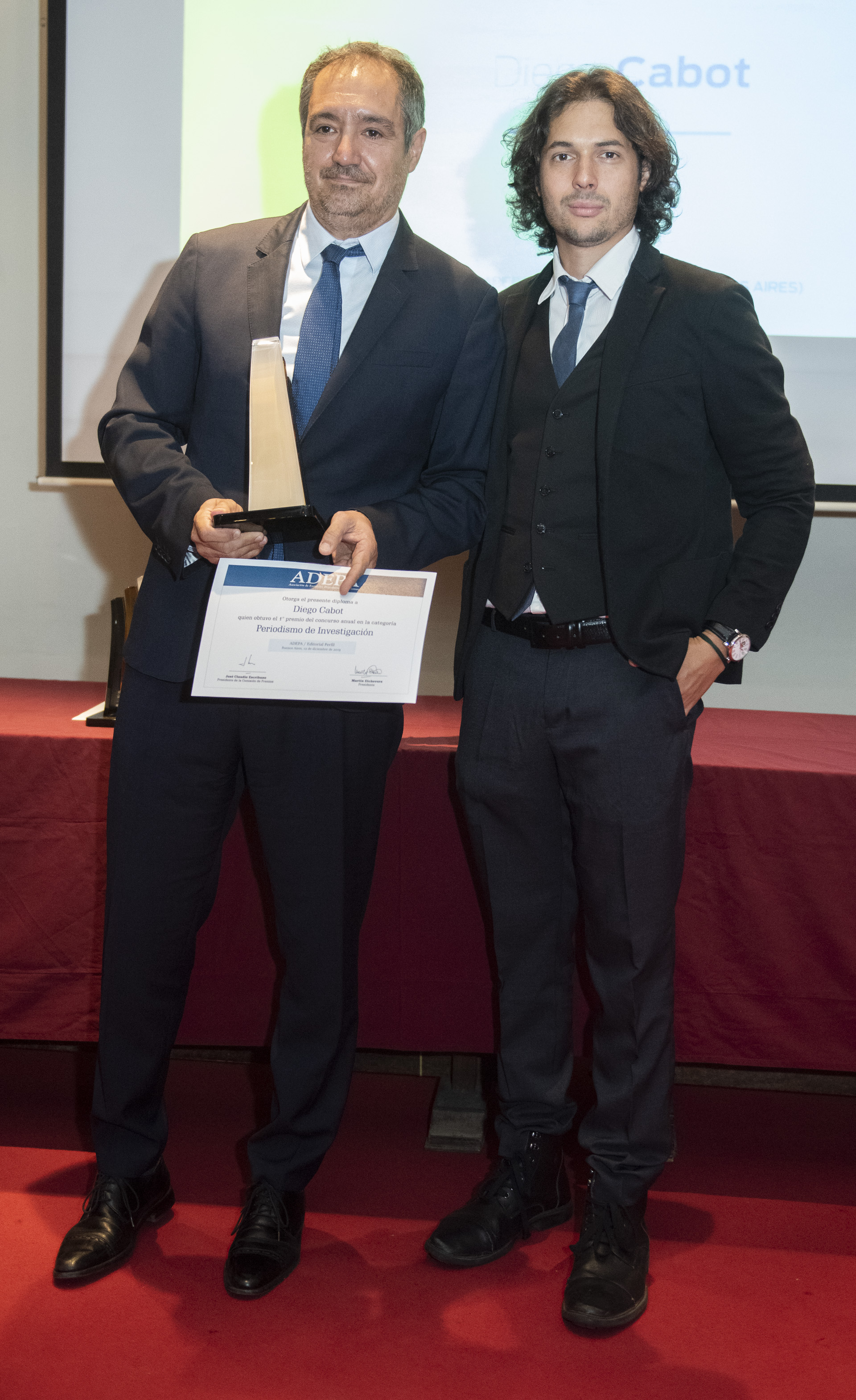 En la Categoría Periodismo de Investigación el 1º Premio fue para el periodista Diego Cabot, de La Nación. Entregó Agustino Fontevecchia, director Editorial Perfil y Secretario de Relaciones Institucionales: ADEPA