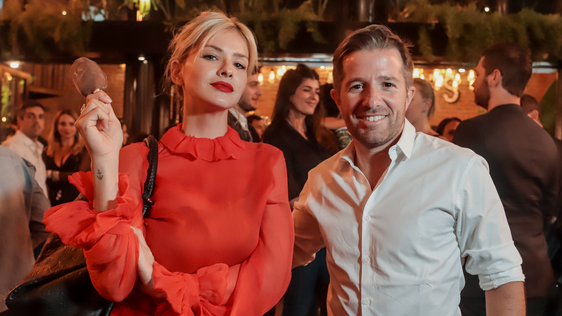 Eugenia Suárez y Christian Otero, Director de Lucciano´s, en la apertura del local de Nordelta