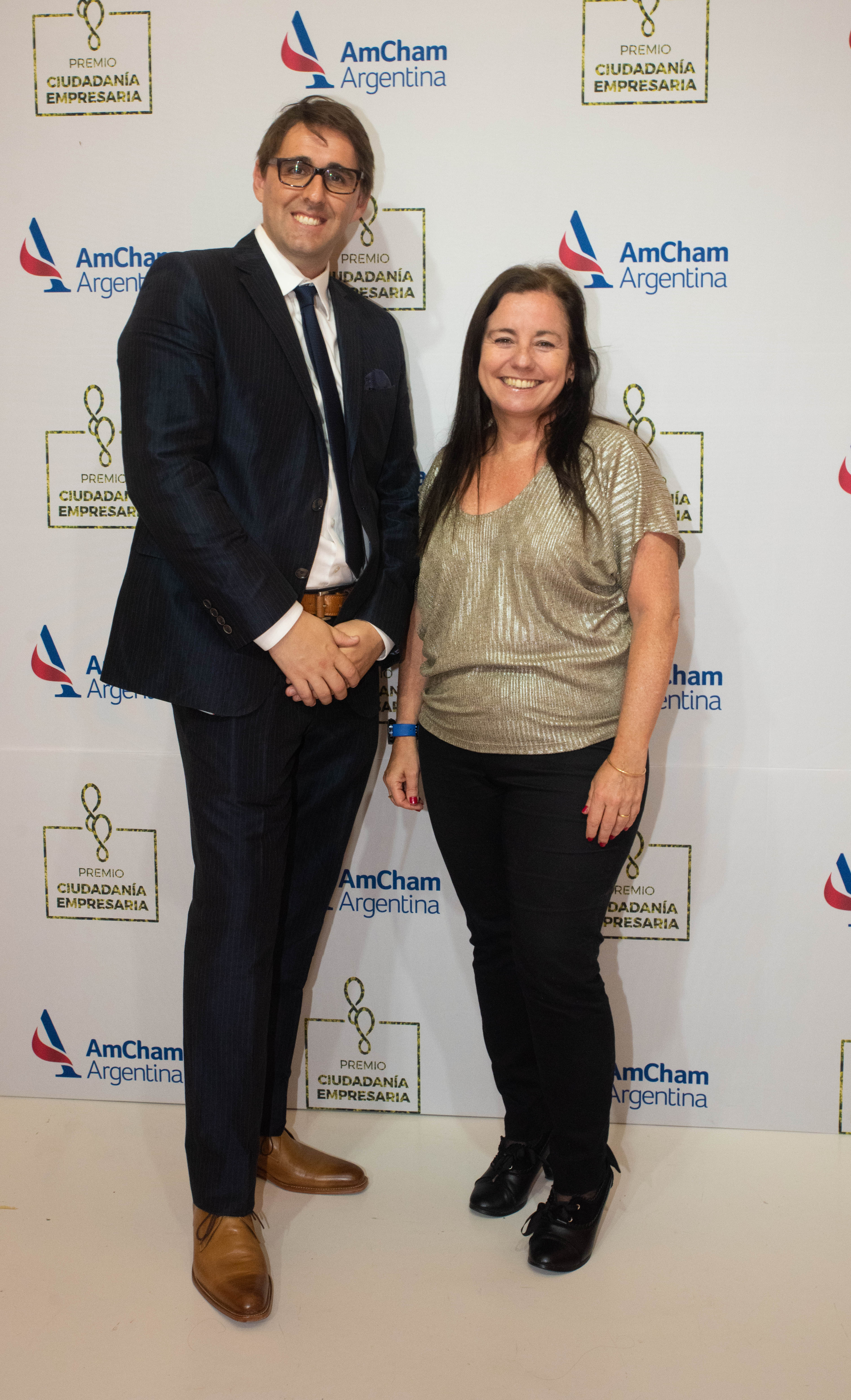 Pablo Accastello, responsable de Comunicación en AmCham, junto a Sofía Corral, directora de Comunicaciones Corporativas y Prensa de DIRECTV Latam