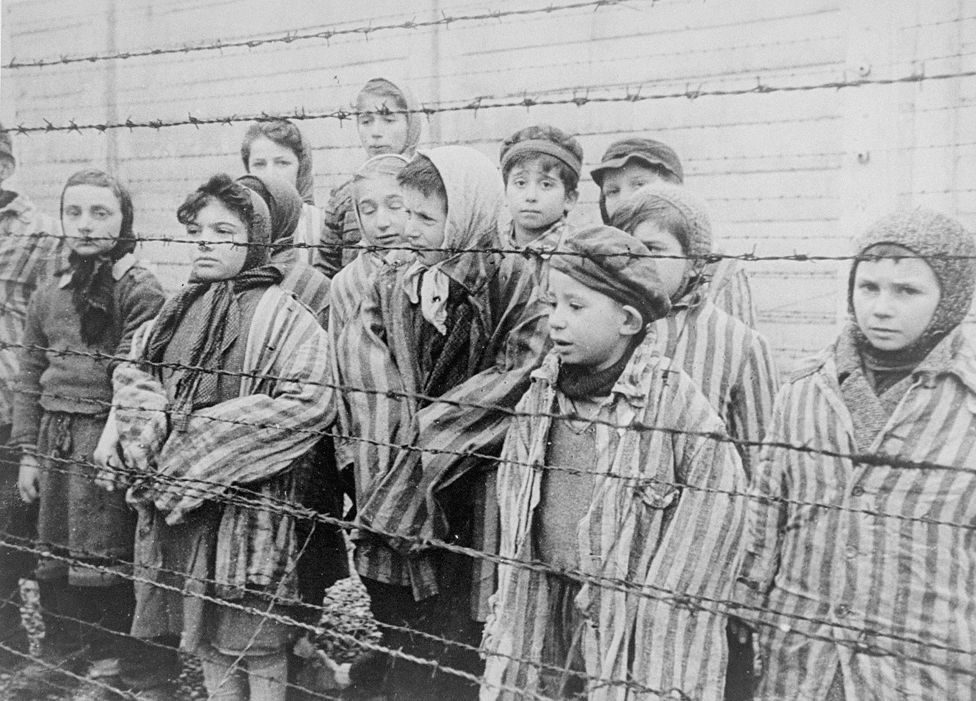 Los niños también sufrieron el tormento en este campo de concentración.