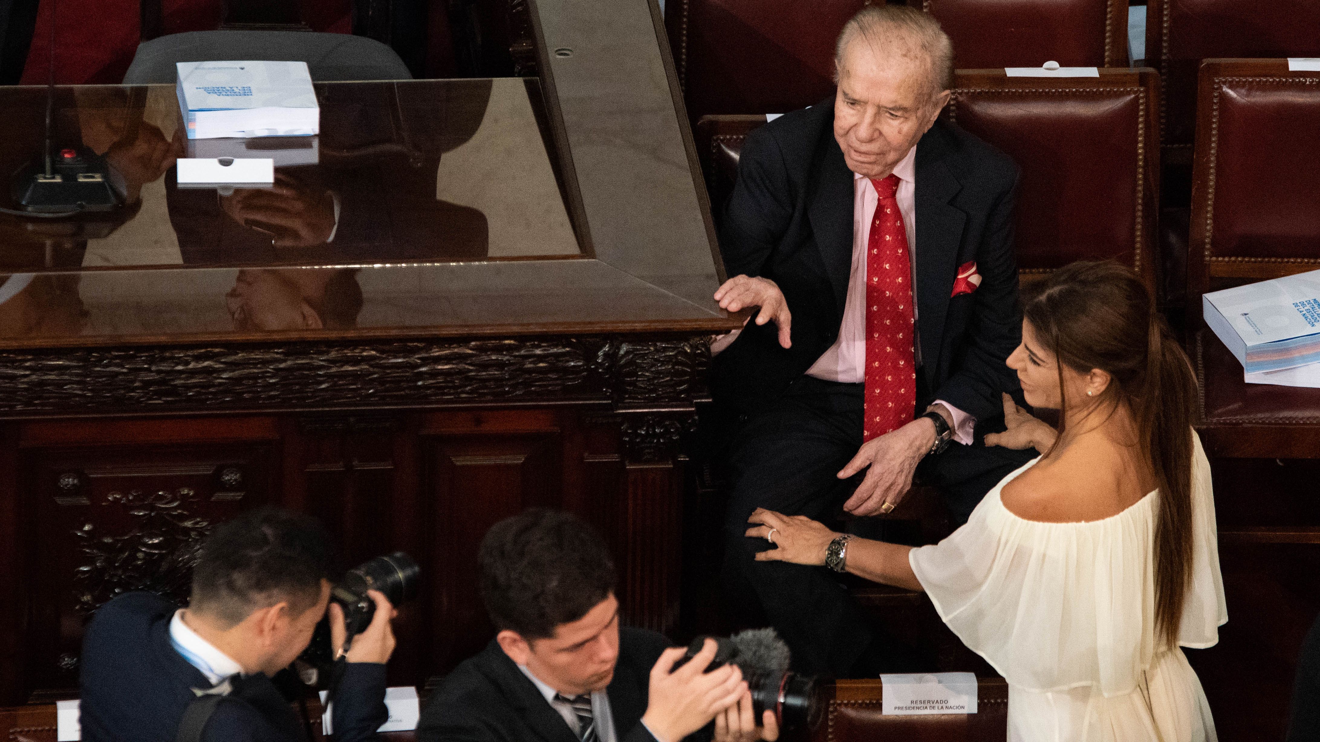 El ex presidente Carlos Menem junto a su hija Zulemita