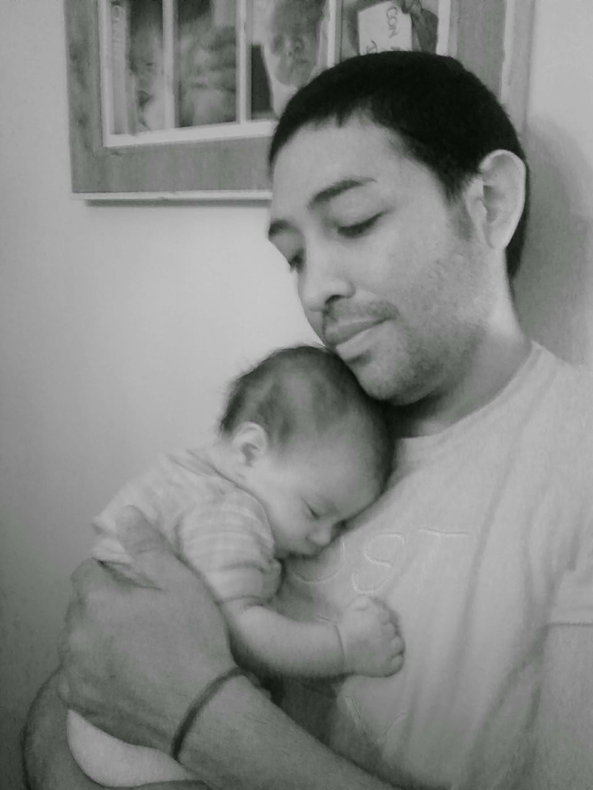 Olivia junto a su papá Ariel