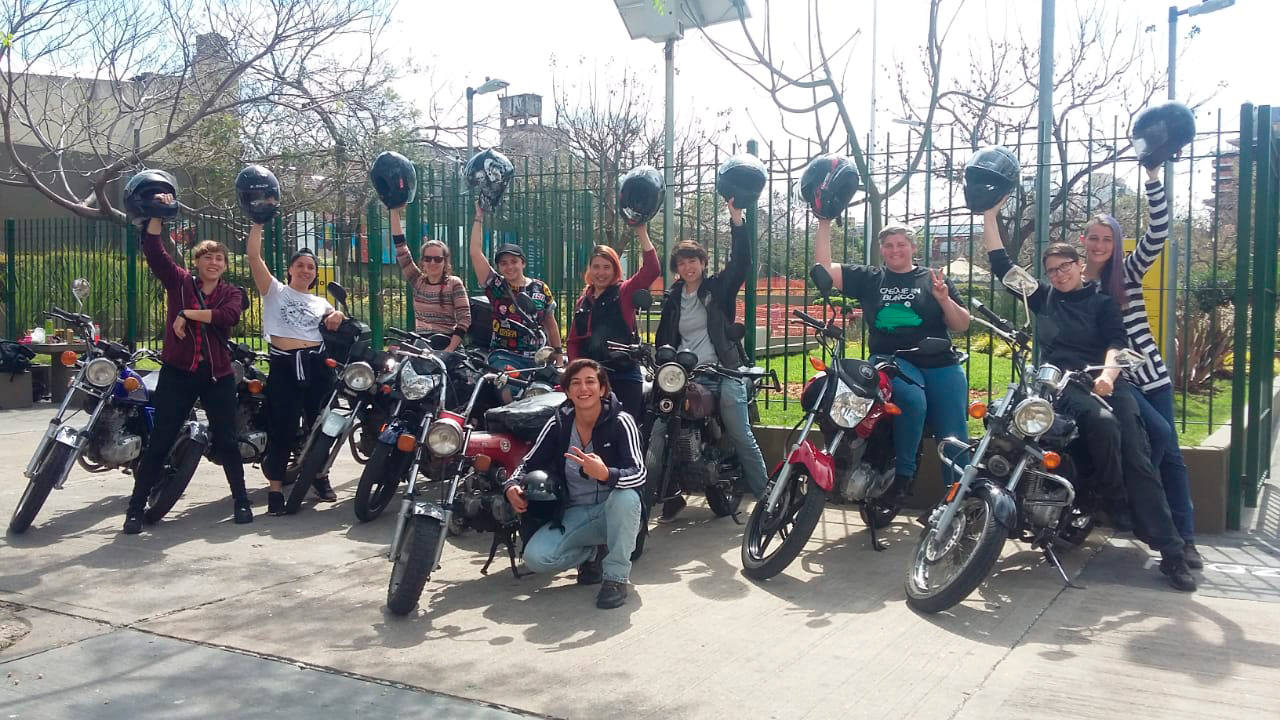 Calentando motores: la caravana motoquera saldrá de la Ciudad y tendrá como fin romper con estereotipos en el camino.