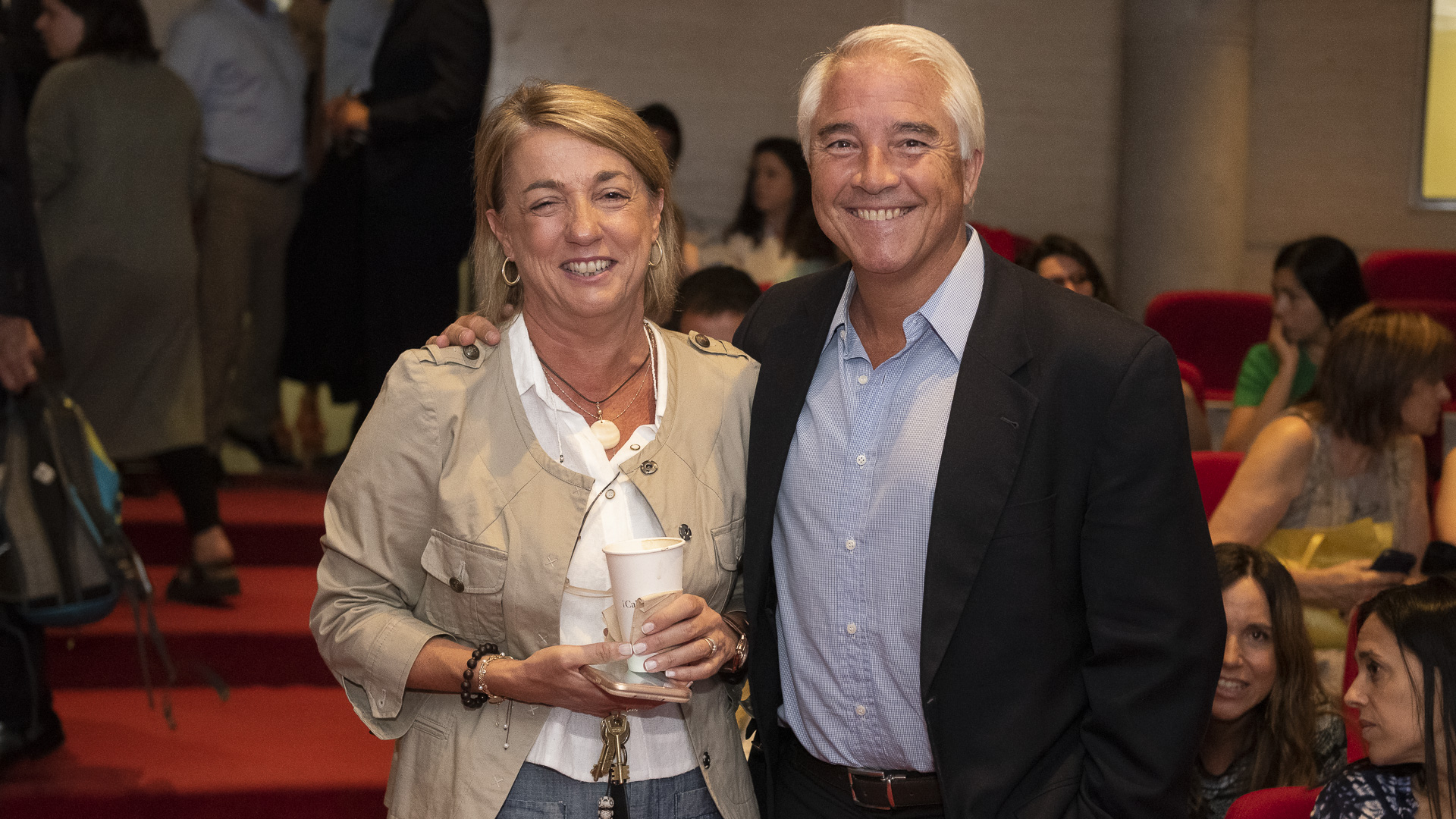 Susana Mitchell, directora Ejecutiva del Consejo Latinoamericano de la Educación y Directora del Laboratorio de Comunicación y Medios de la Facultad de Ciencias Sociales de la UCA junto a Pablo Deluca, director de Asuntos Institucionales de Infobae y presidentre de la Comisión de Asuntos Económicos y Resoluciones ADEPA