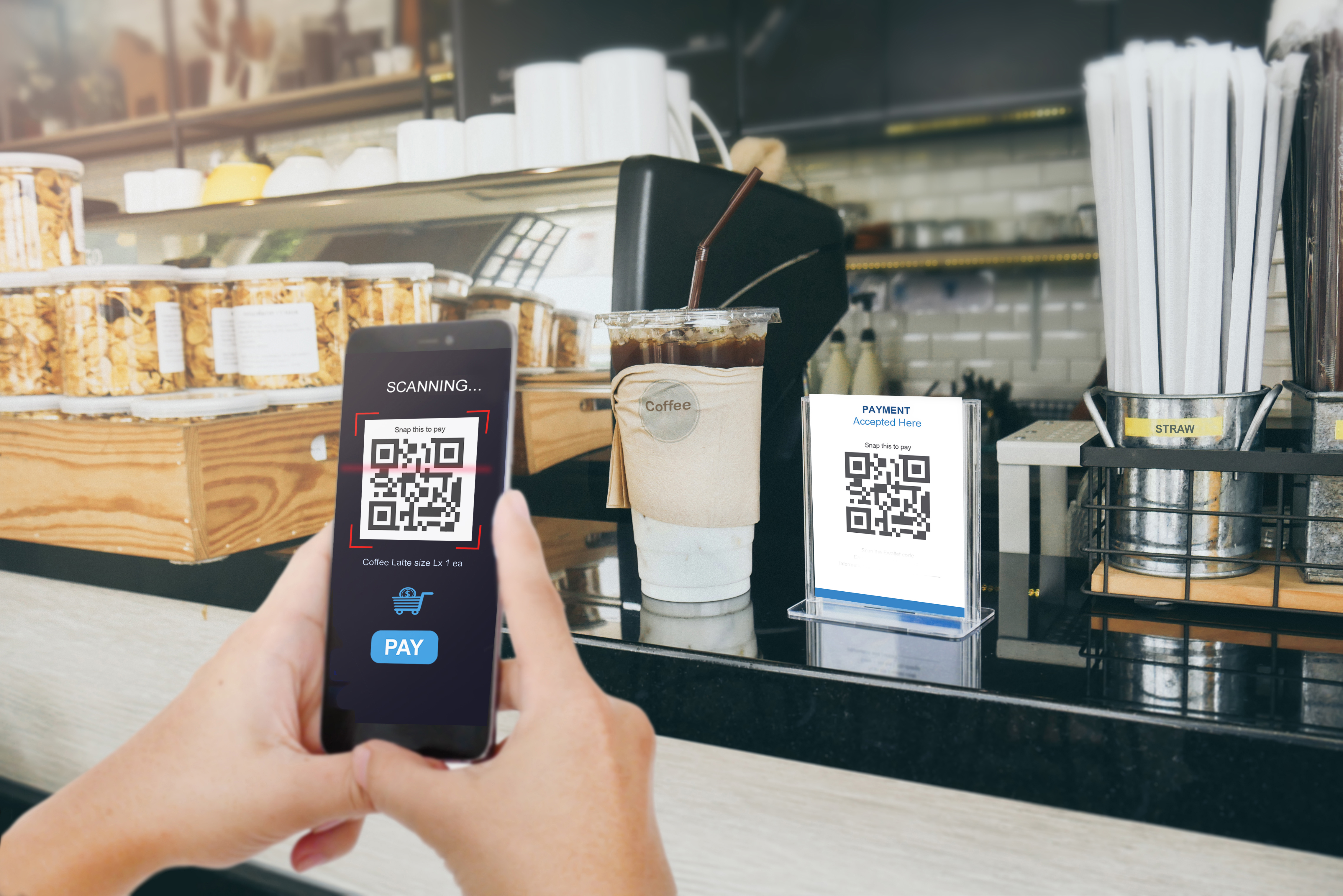 Entre las apps no bancarias con billeteras electrónicas que permiten el pago con código QR figuran Mercado Pago, Naranja x, Pim, RapiPago, RappiPay, TodoPago, Ualá, VALEPei y Yacaré (Shutterstock)