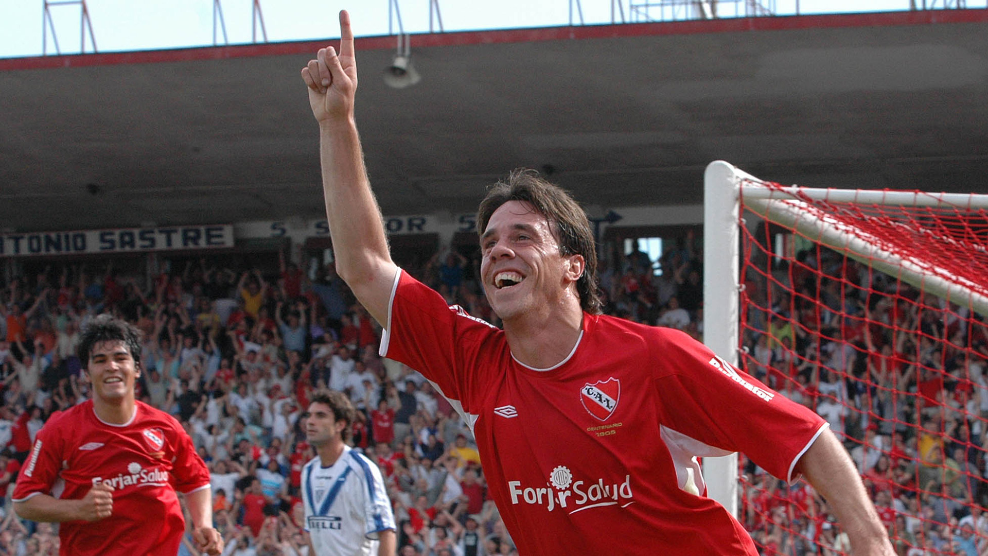 Pusineri tuvo tres ciclos como jugador en Independiente (NA)