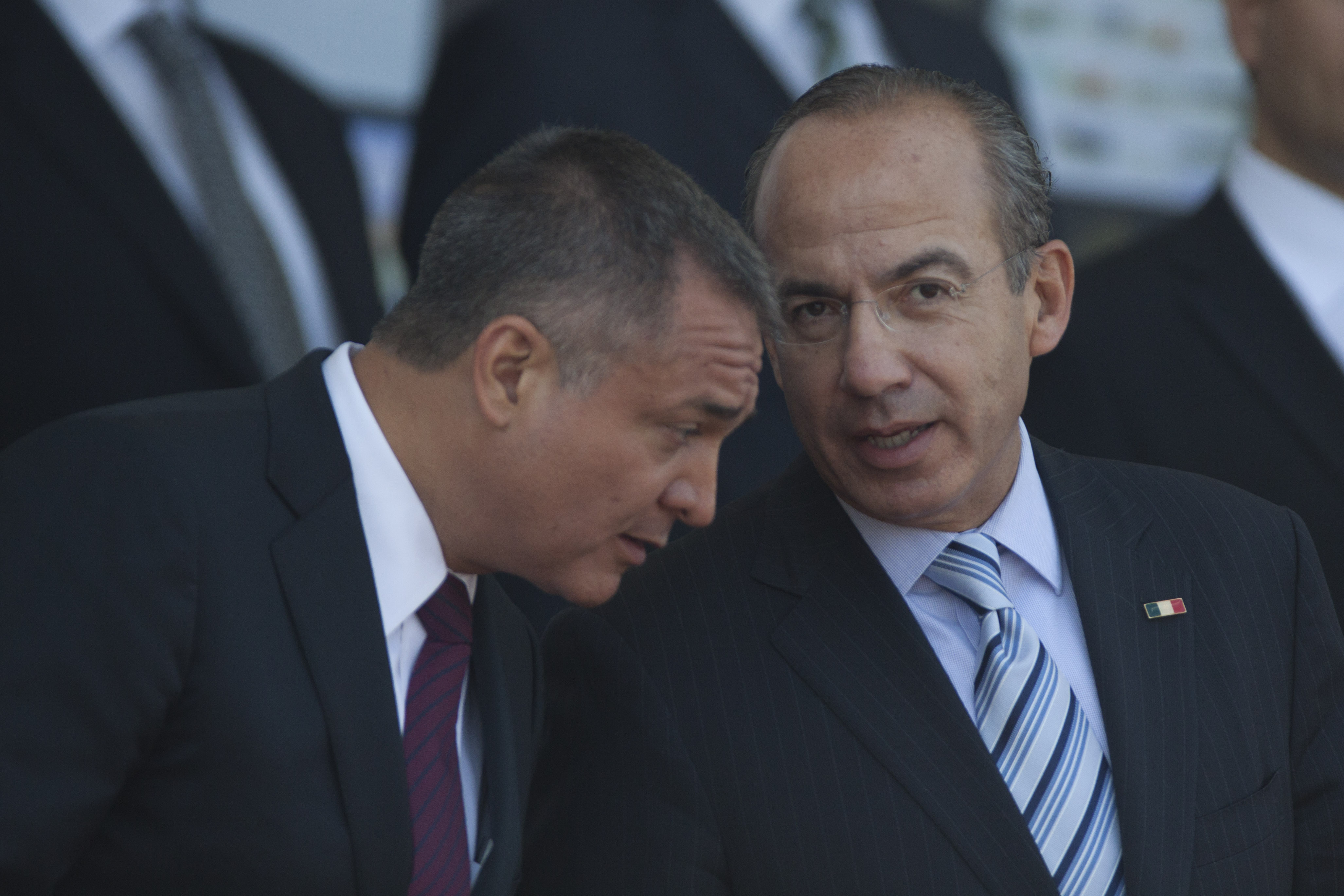 Génaro García Luna, ex secretario de Seguridad Pública Federal, y Felipe Calderón Hinojosa, ex presidente de México, durante la ceremonia del Día del Policía en el Centro del Mando de la Policía Federal. (Foto: Moisés Pablo/ Cuartoscuro)