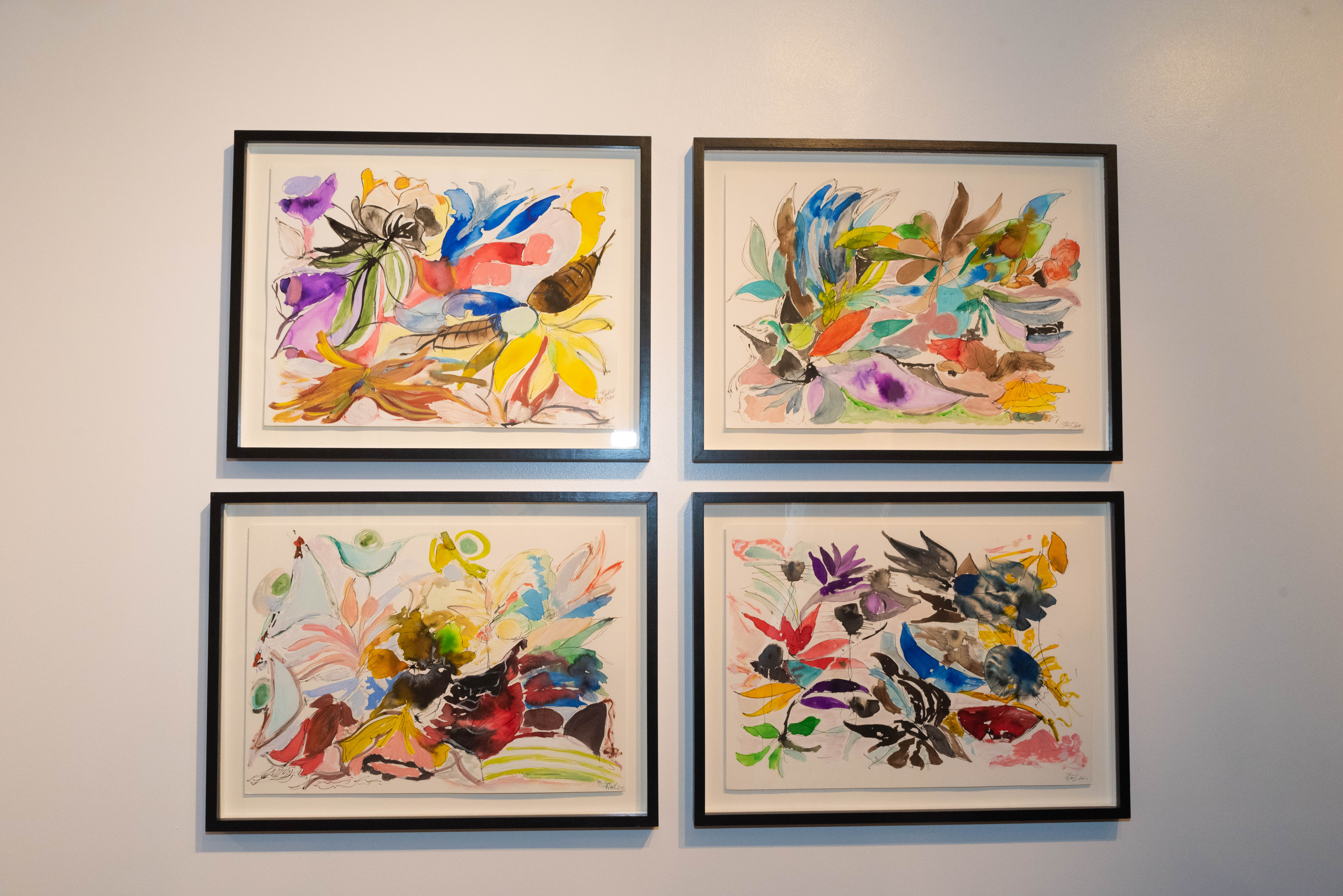 En esta nueva presentación, Flavia Martini introduce varios recursos pictóricos, como la utilización de la tinta y la consecuente aparición de la línea: es la combinación de la tinta con el acrílico lo que genera -a la vista del espectador- la aparición de diferentes planos. Esta profundidad le da a las obras una textura muy particular