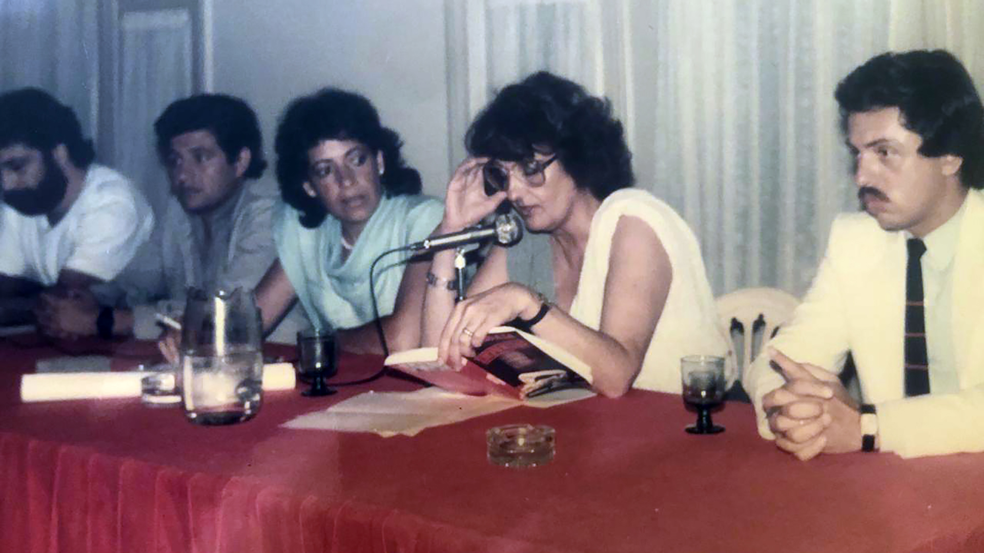 En 1985, junto a Graciela Fernández Meijide, presentó el libro “Juicio a la impunidad”, que escribieron los periodistas Mona Moncalvillo y Manuel Martin.