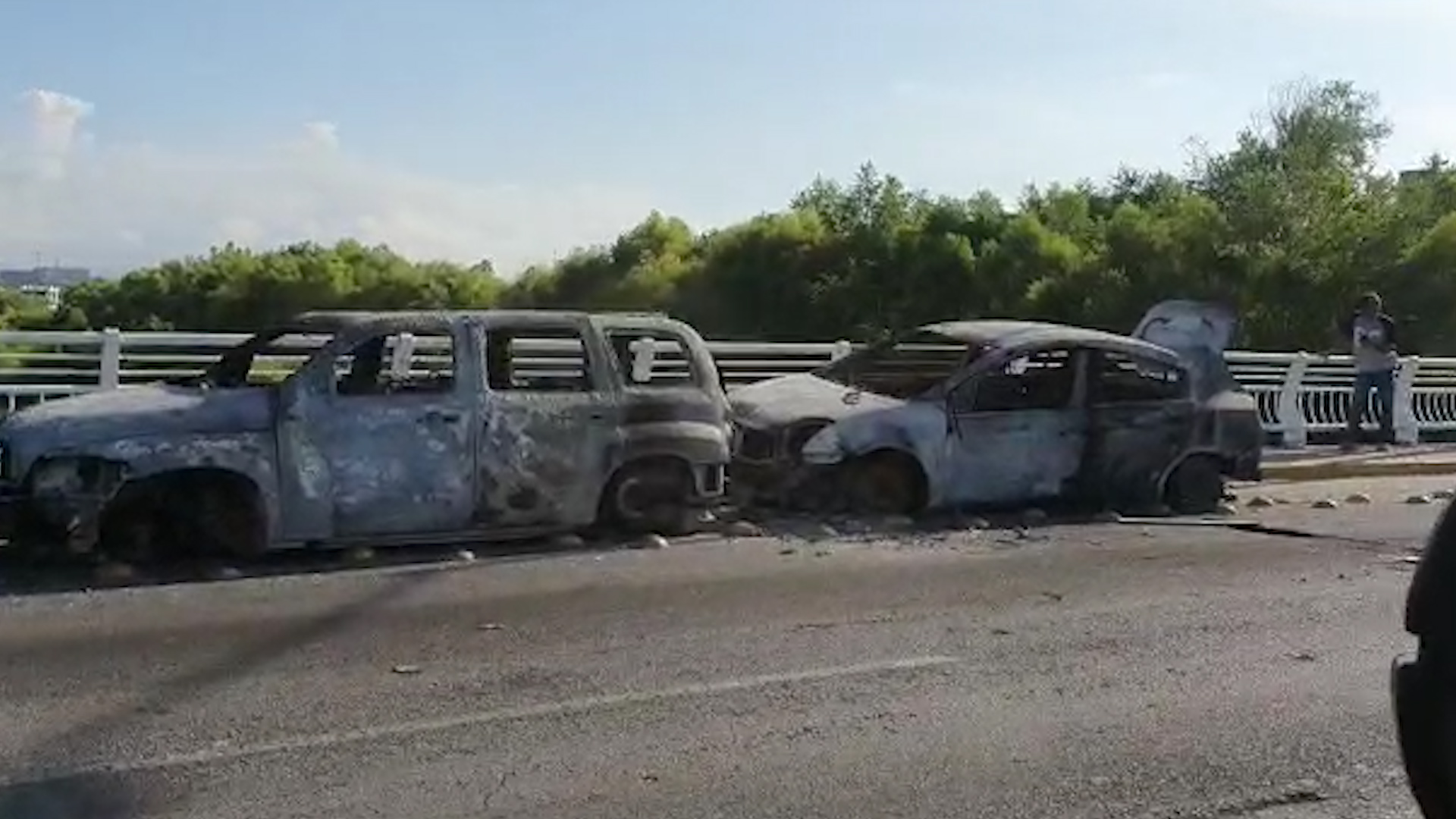 Asó quedaron algunos vehículos quemados por el Cártel de Sinaloa como respuesta a la detención de Ovidio Guzmán López, hijo de "El Chapo" Guzmán hace casi un mes en Culiacán