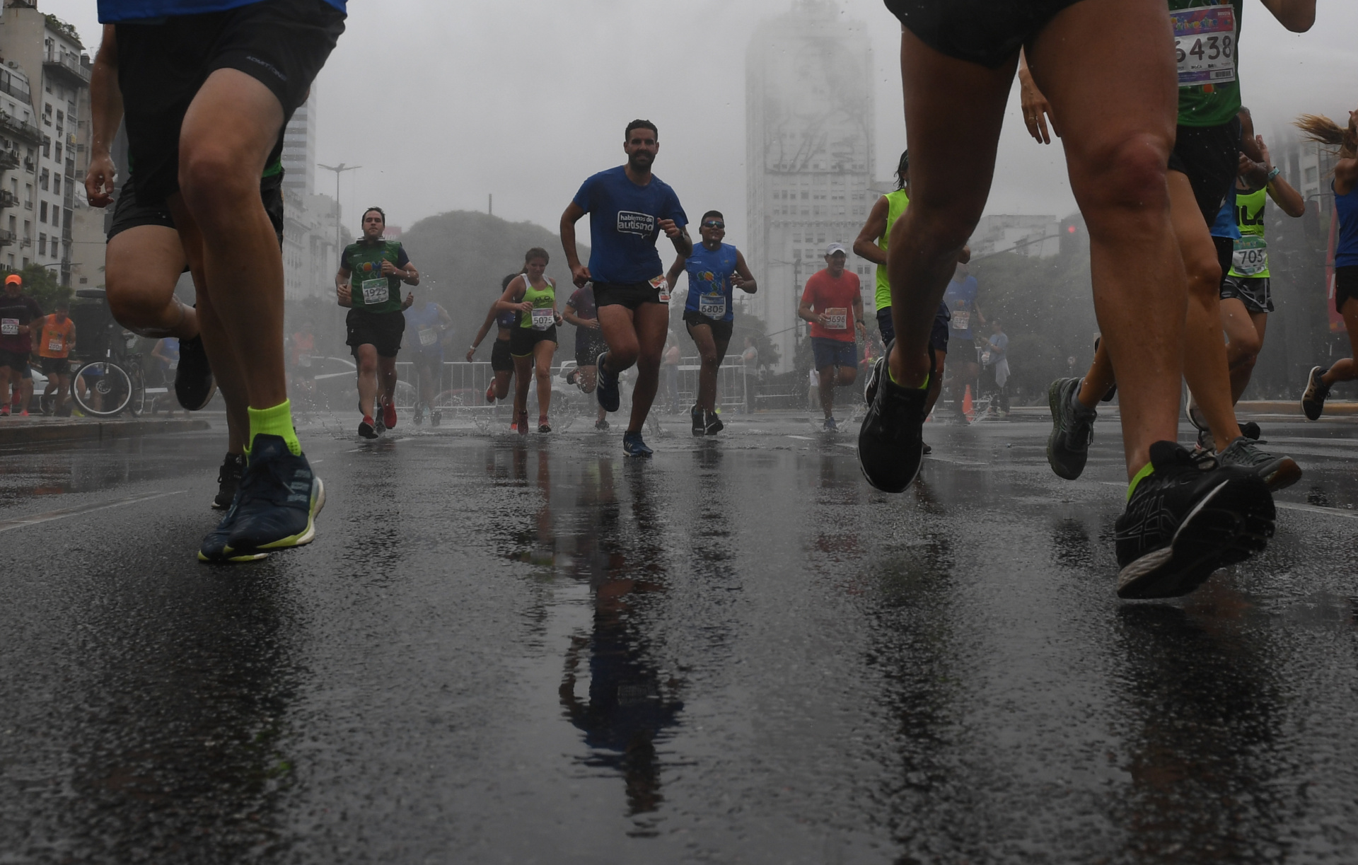 En uno de los tramos la lluvia complicó la carrera (Maximiliano Luna)