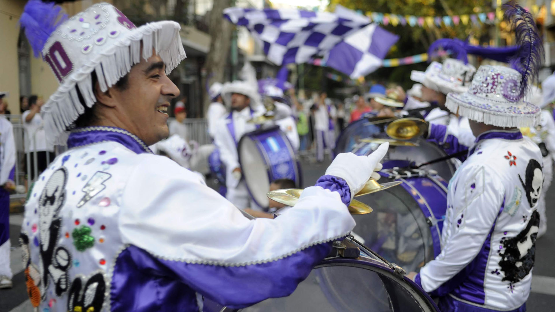 Después de un mes a puro corso, el carnaval porteño llega a su fin