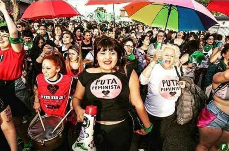 Plantean que, al vivir de lo que ganan día a día, su situación es "por demás insegura".