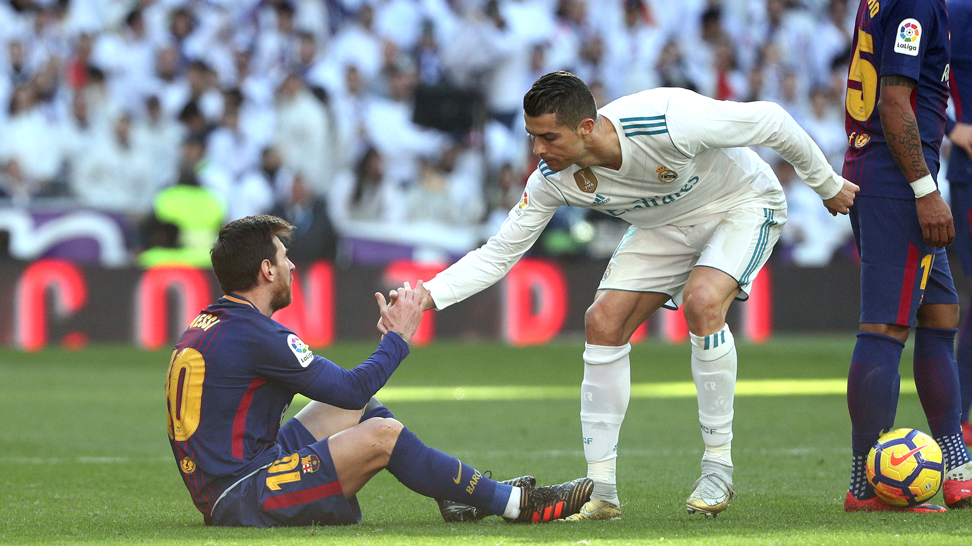 Lionel Messi y Cristiano Ronaldo fueron los reyes del fútbol en la última década (Reuters)
