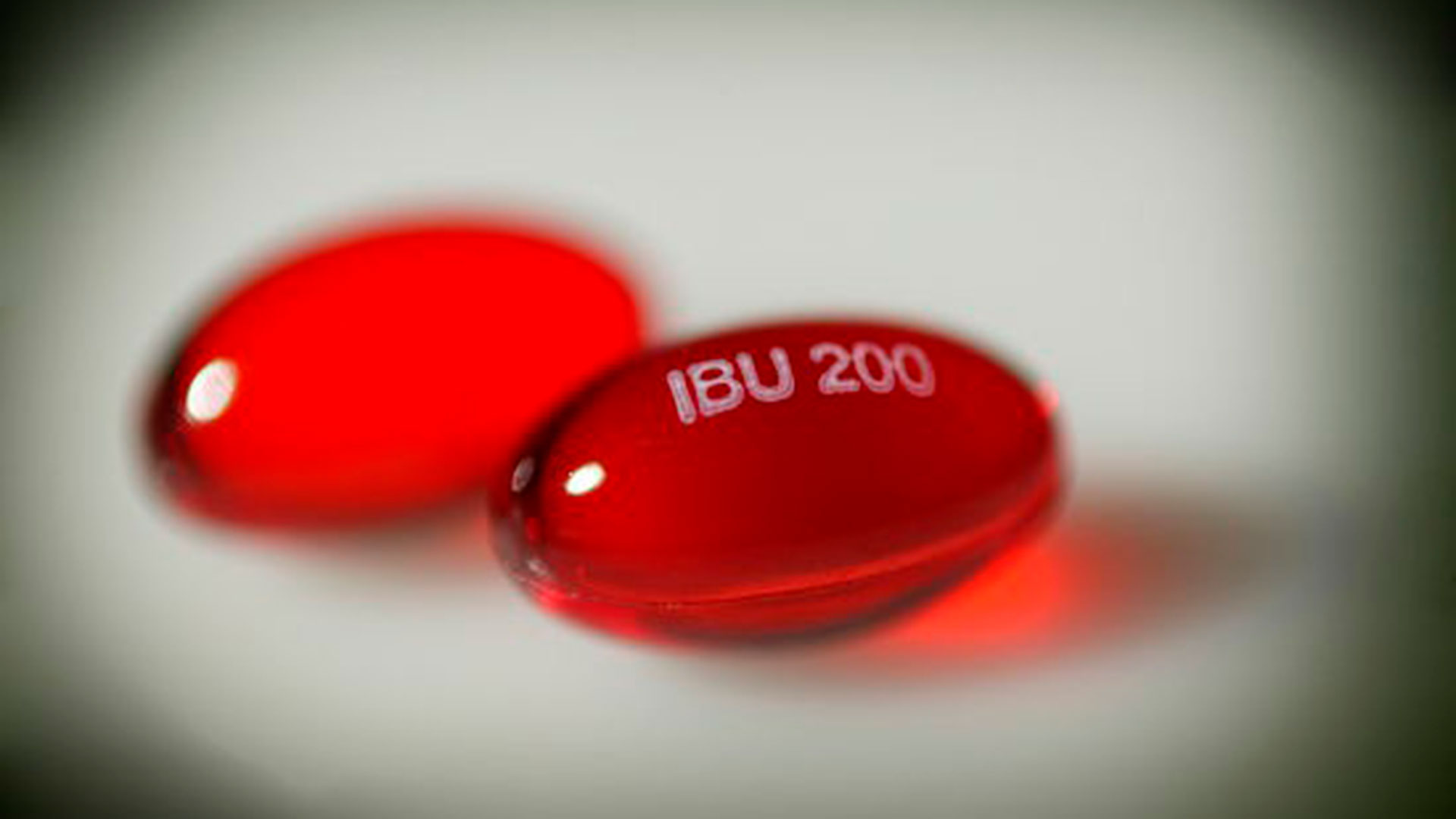 La Agencia Europea de Medicamentos (EMA) confirmó que "actualmente no hay evidencia científica que establezca un vínculo entre el ibuprofeno y el empeoramiento de COVID 19" (Shutterstock)