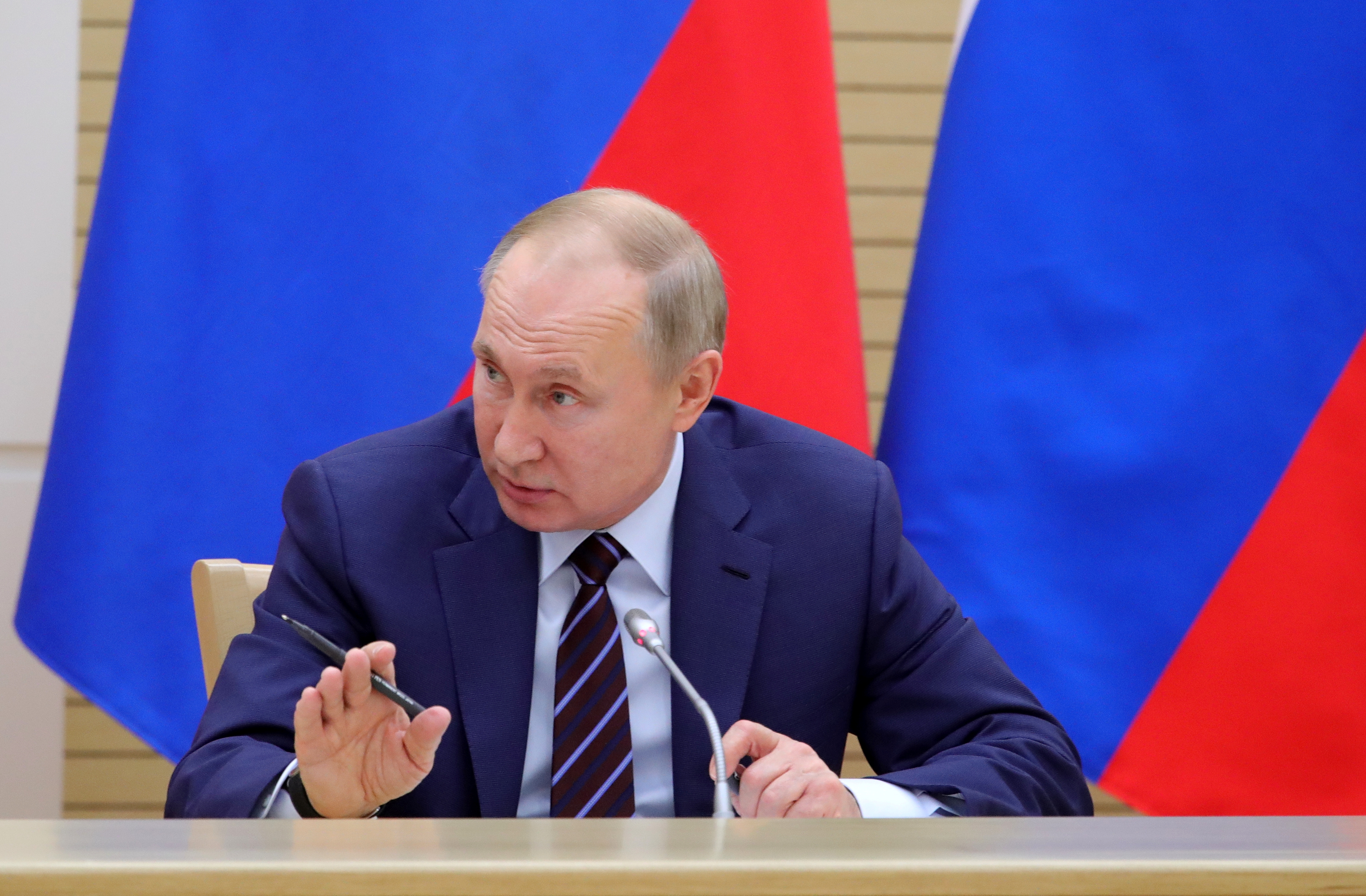 El presidente de Rusia, Vladimir Putin, preside la primera reunión del grupo de trabajo que busca modificar la Constitución (Reuters)