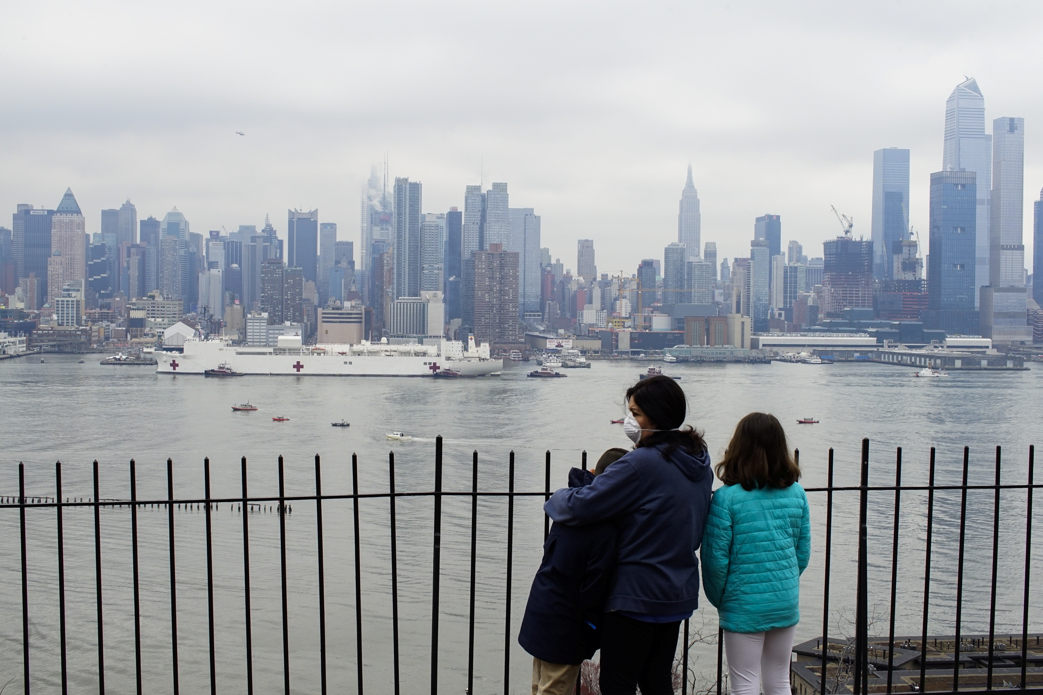 La ciudad de Nueva York, epicentro del coronavirus en Estados Unidos, reportó el lunes que el saldo de fallecidos allí es de 790. Además, tiene 36.221 del total de casos confirmados en el estado, según las estadísticas provistas en tiempo real por la universidad Johns Hopkins.