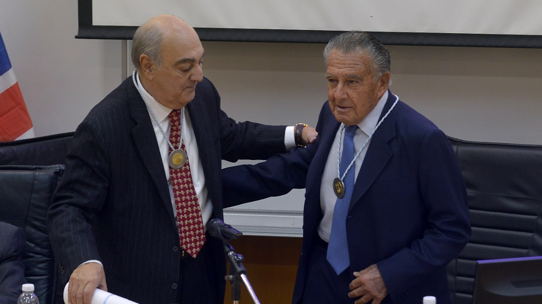 Eduardo Eurnekian y Jorge Aufiero, presidente de la Academia