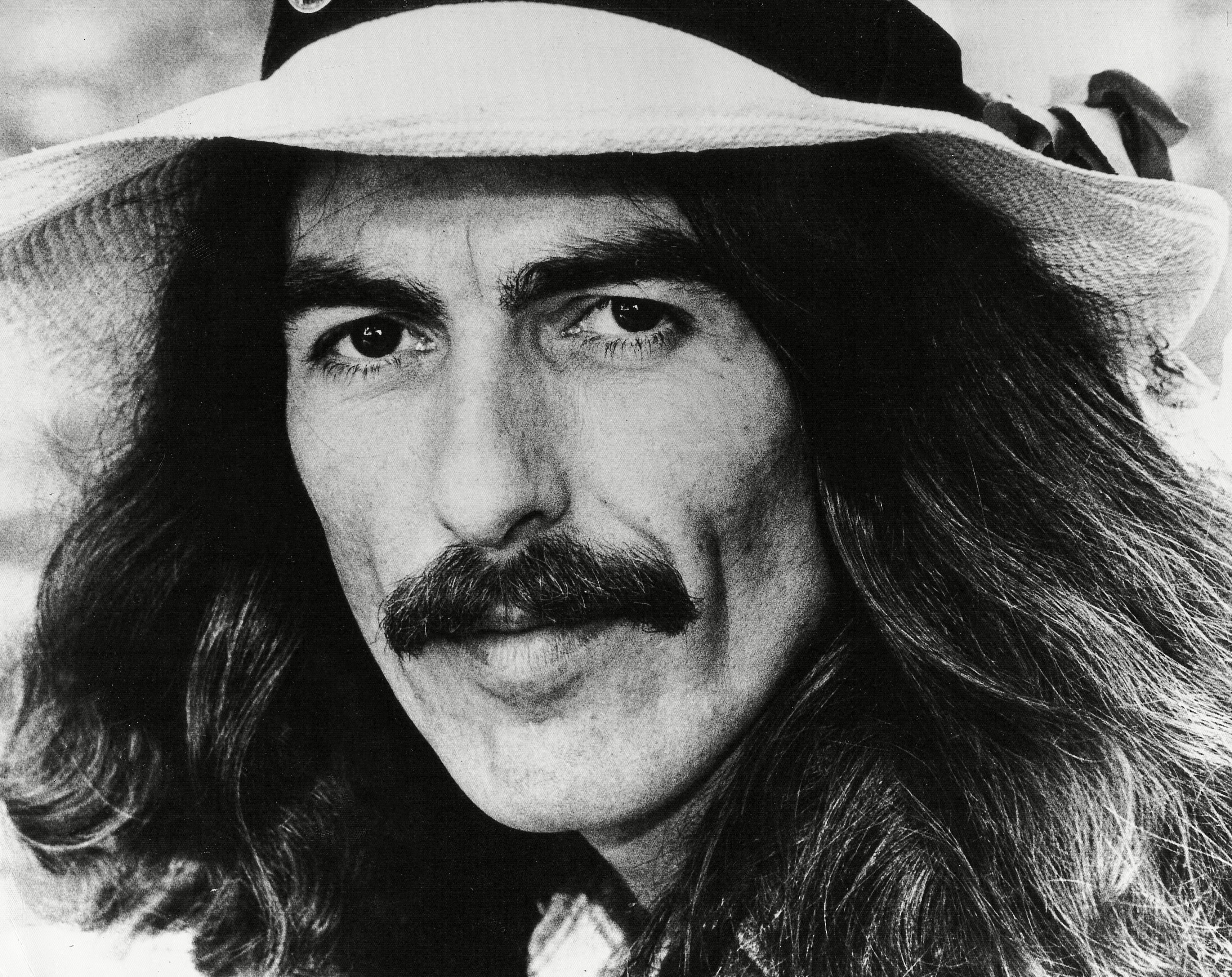 Dos médicos estabilizaron a George Harrison antes de trasladarlo al hospital. Tenía múltiples cortes. Había recibido más de 40 cuchillazos (Shutterstock)