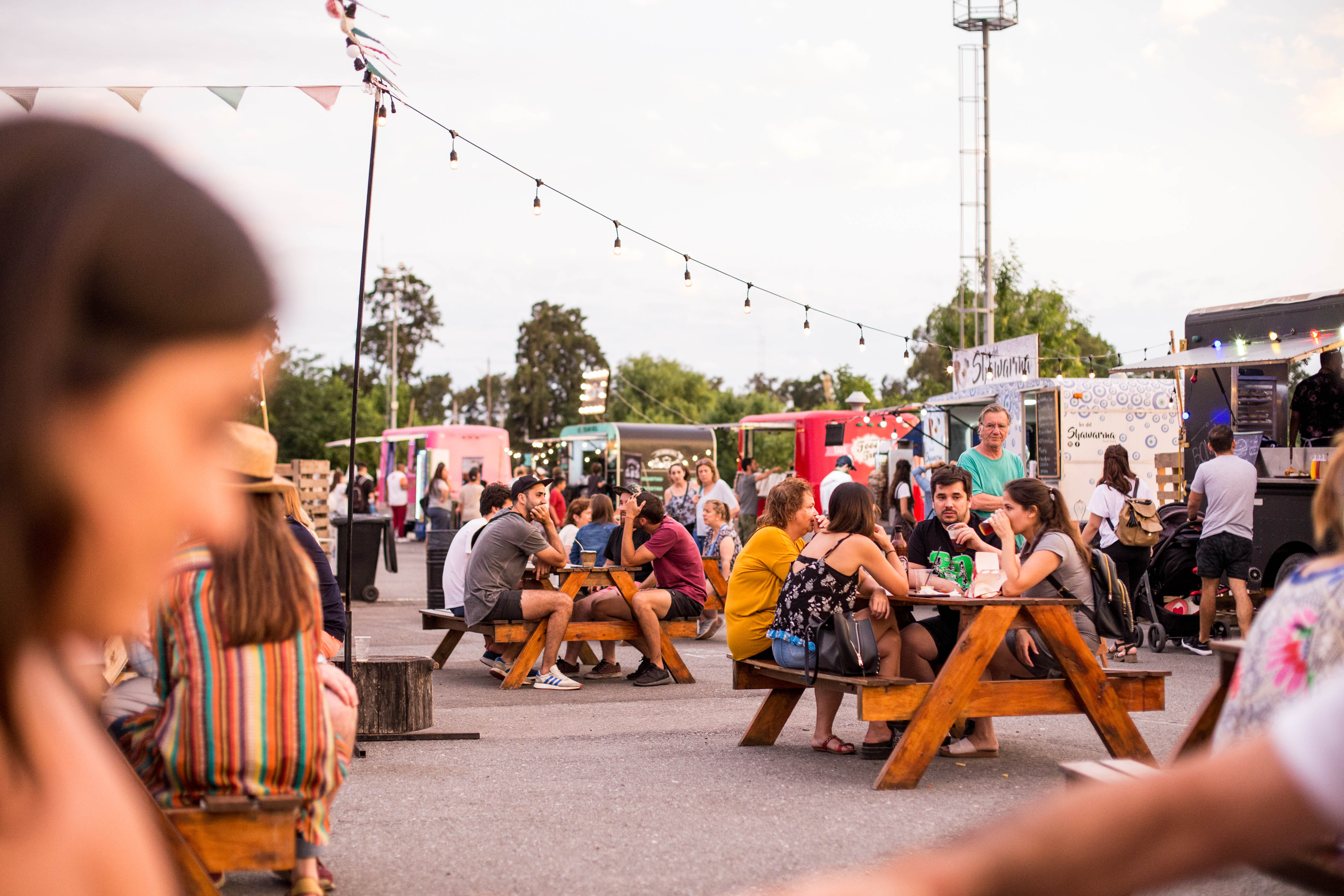En el sector de food trucks se ofrecieron opciones de comidas para todos los gustos; y en el Food Market productos saludables para degustar y llevarse a casa