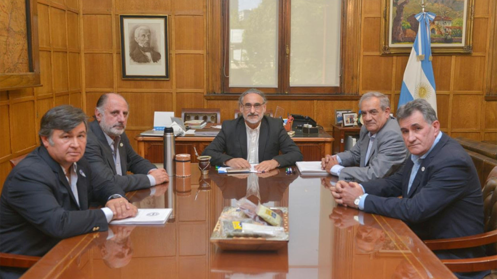 Los dirigentes de la Mesa de Enlace con Basterra, este mediodía