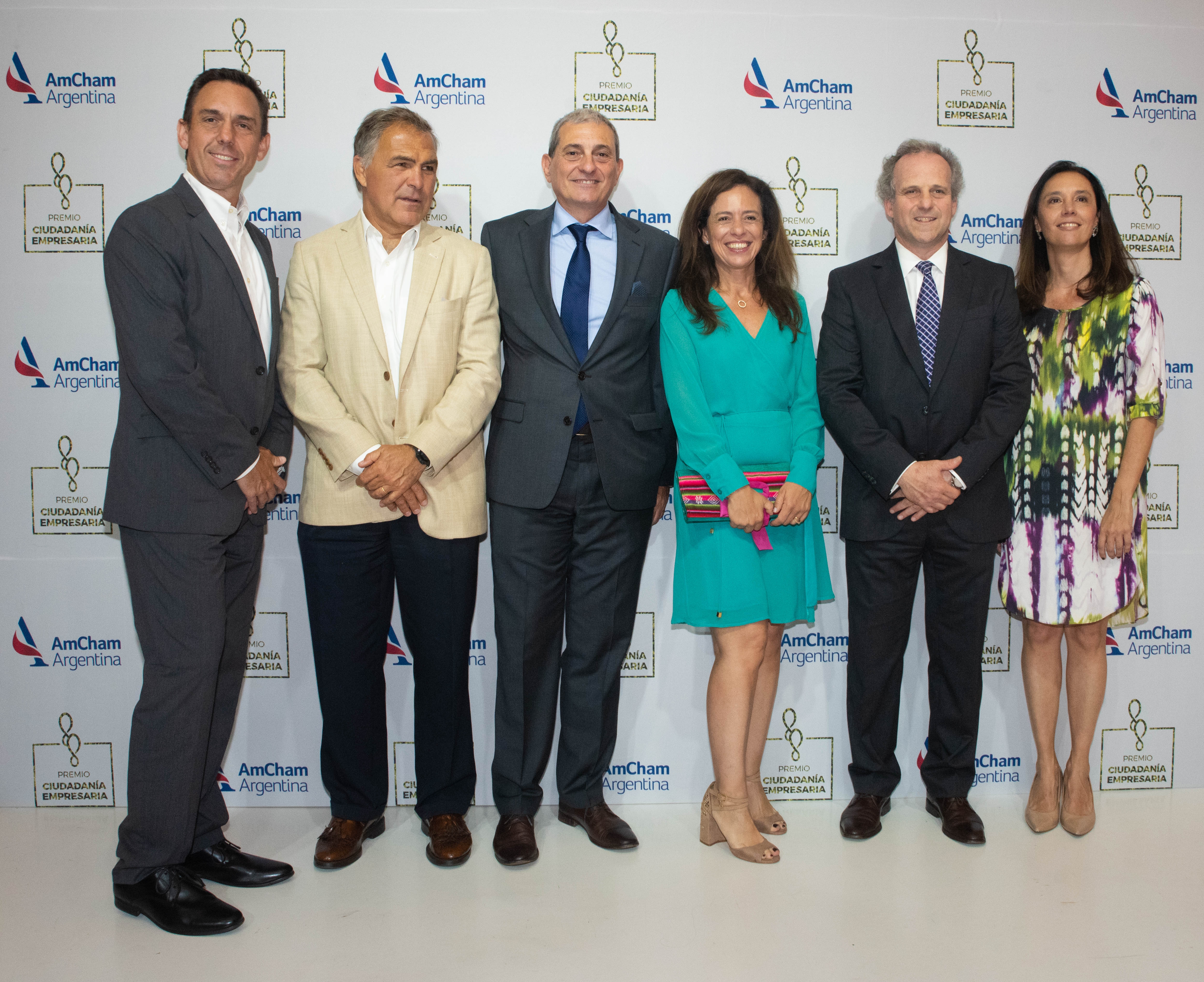 Pablo Beramendi, director general de Google Argentina, y su mujer; Manuel Aguirre, ex presidente de AmCham y actual director de Aleph; Alejandro Díaz, Roberto Alexander y Florencia Salvi