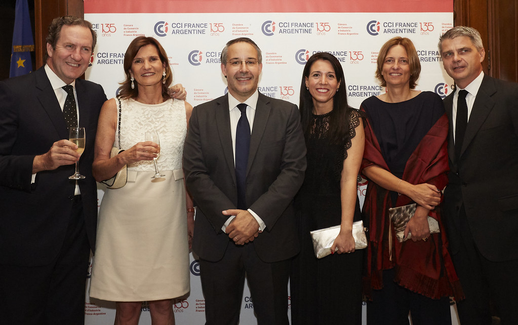 Sebastián Gurmendi, Country Manager de Crédit Agricole CIB, y su esposa Laurence Lechère; Rodrigo Pérez Graziano, presidente de CCI France Argentine, y su esposa Yanina González Ayrala; Aude Pollet y su esposo Hervé Pollet, director de HR Partners