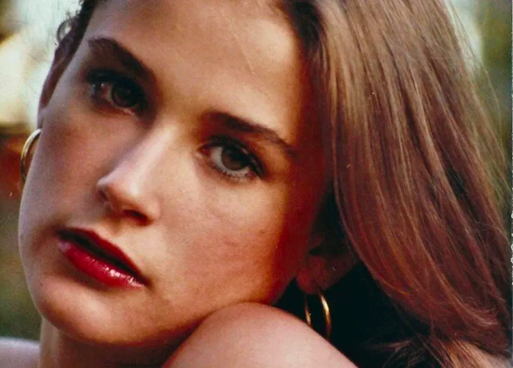 Demi Moore a los 15 anos, en su primera fotografía profesional