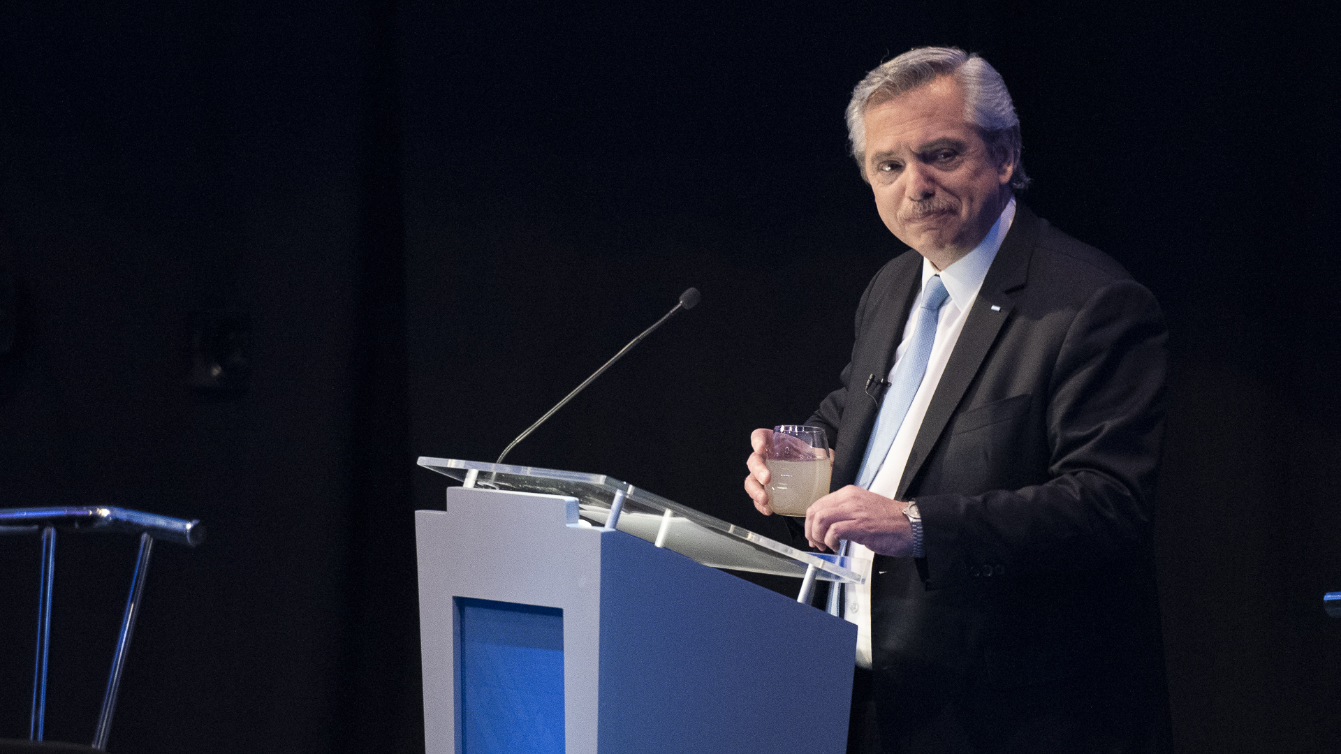 El domingo será el segundo debate y Fernández se prepara solo (Adrián Escandar)