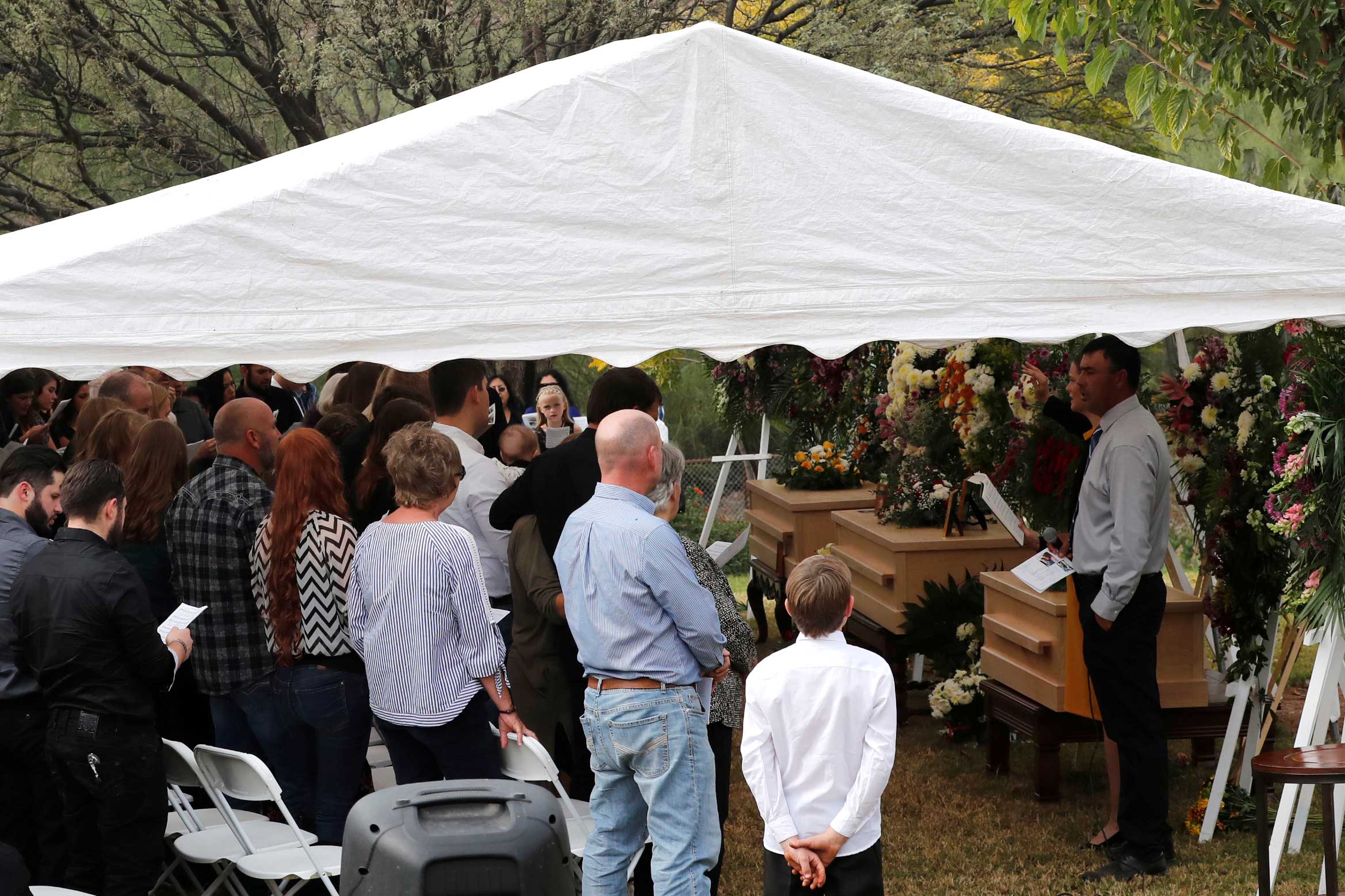 Funerales de al menos tres integrantes de la familia LeBarón
(Foto: Reuters)