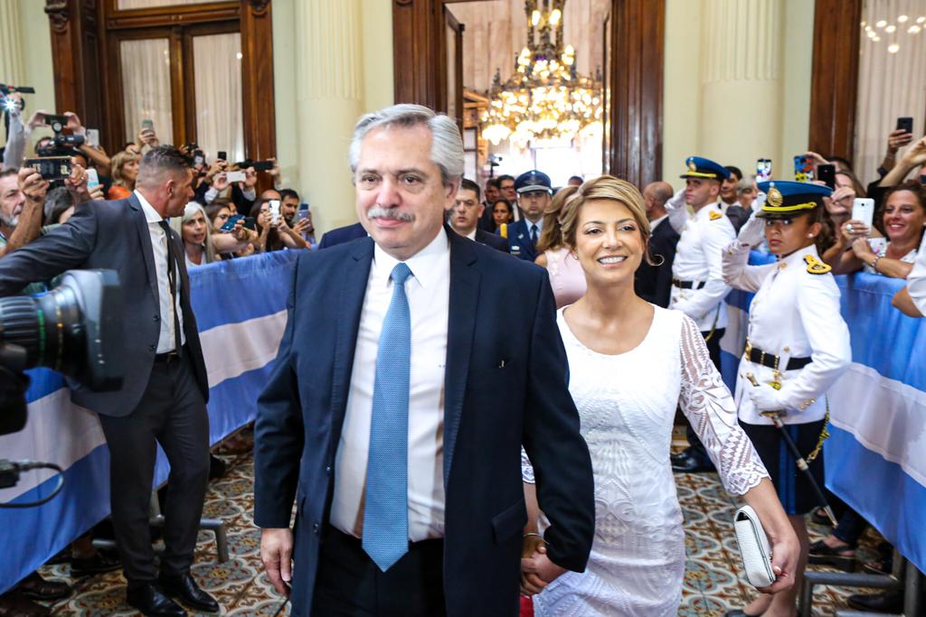 Alberto Fernández junto a su pareja, Fabiola Yáñez