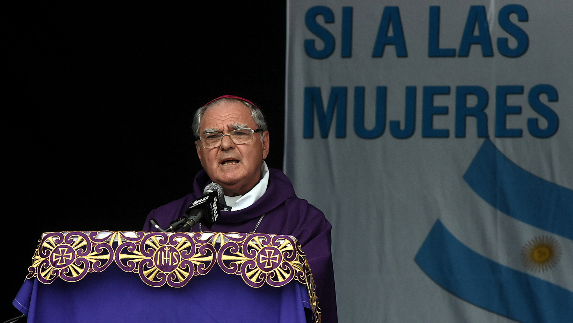Monseñor Oscar Ojea, obispo de San Isidro y presidente de la Conferencia Episcopal Argentina, presidió una Misa en Luján en ocasión del Día de la Mujer