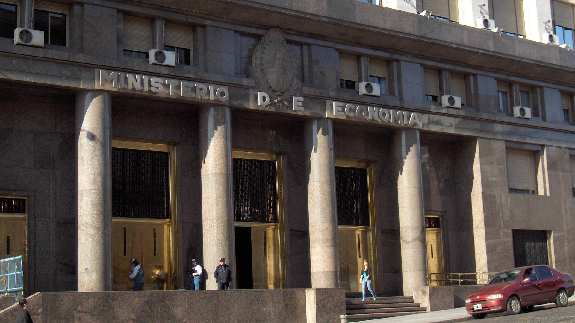 El Gobierno canjeó el 85% del bono Dual y consiguió aplazar ese vencimiento de deuda en pesos de corto plazo