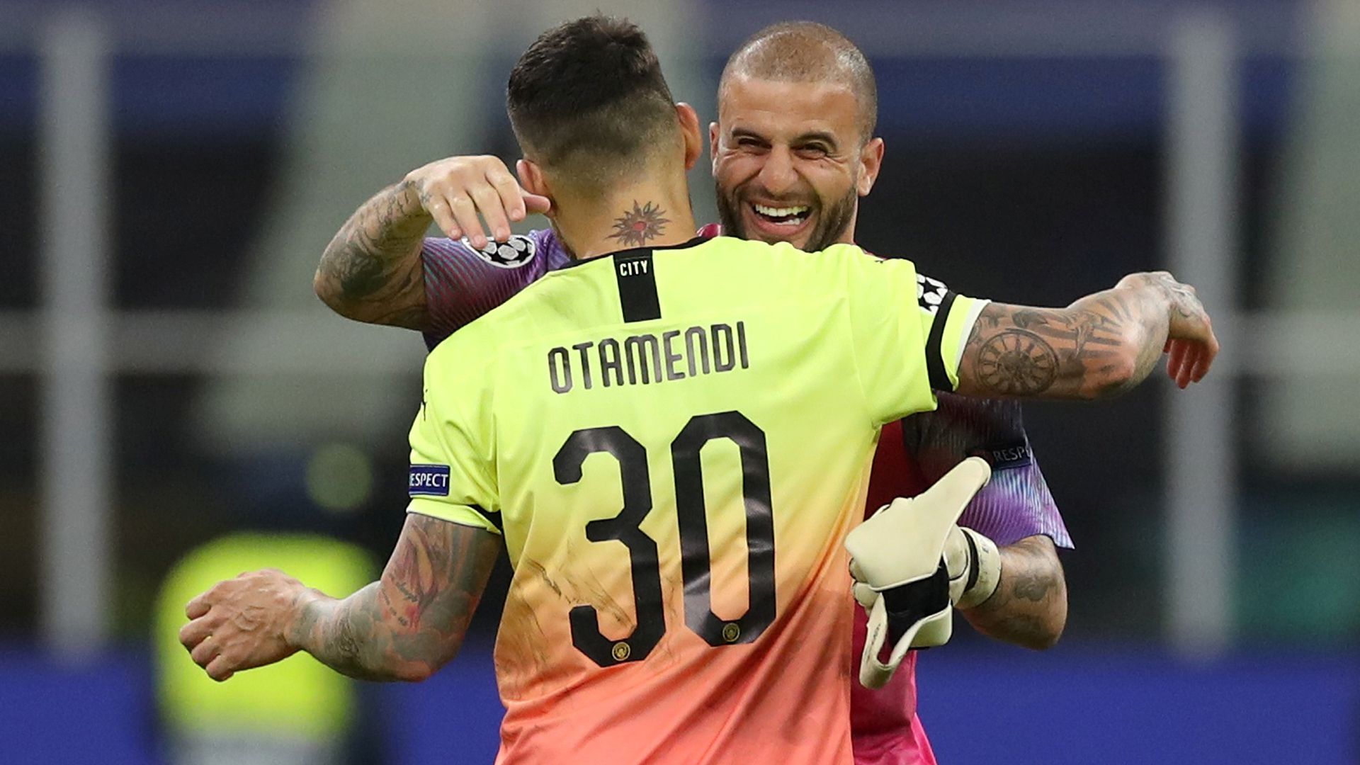 Nicolás Otamendi sorprendió con sus tatuajes en la igualdad 1 a 1 ante Atalanta (Reuters)