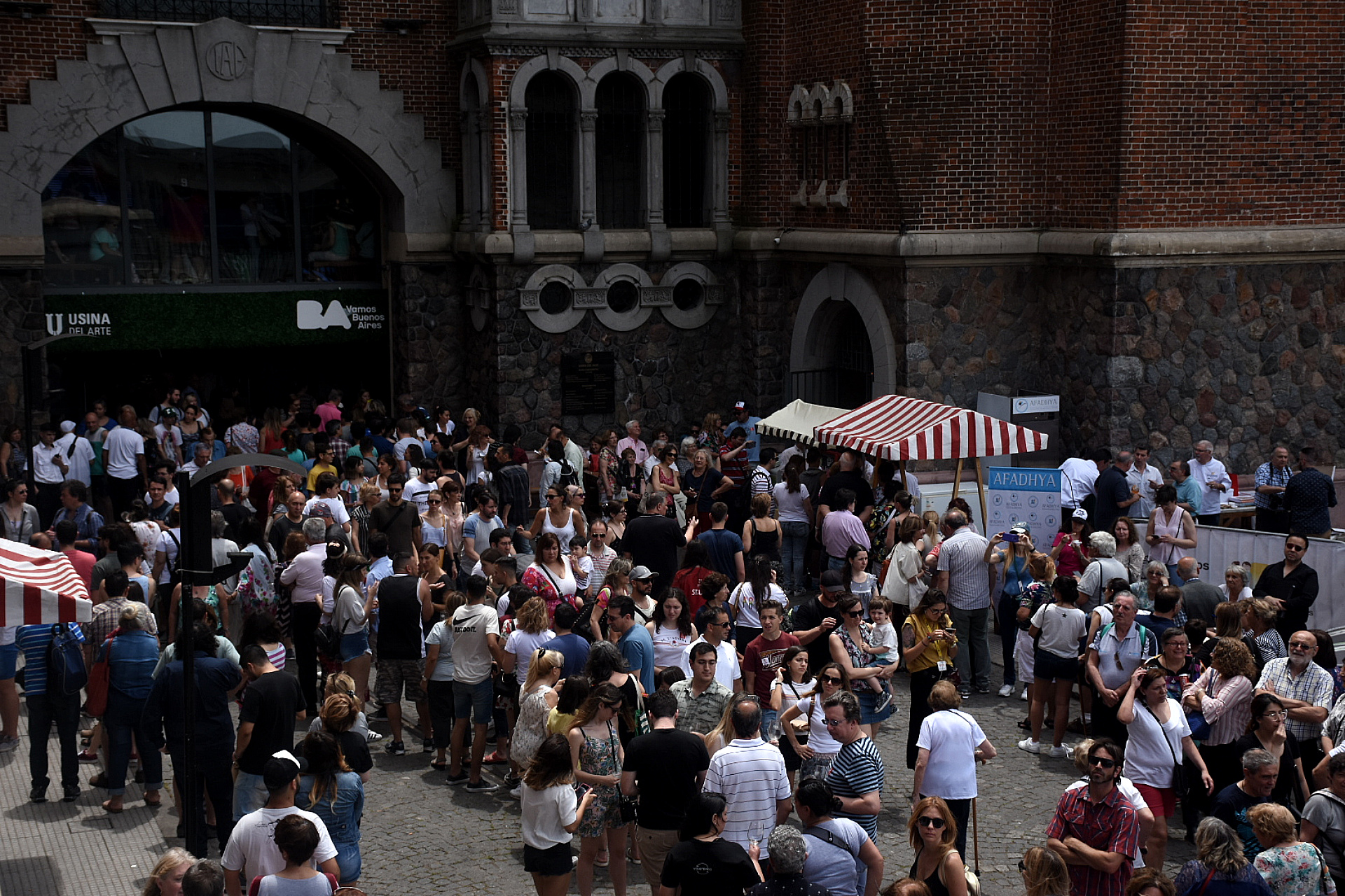 La Usina del Arte conglomeró a miles de personas que se acercaron durante toda la jornada para degustar y celebrar el Día de la Cocina Italiana en Buenos Aires