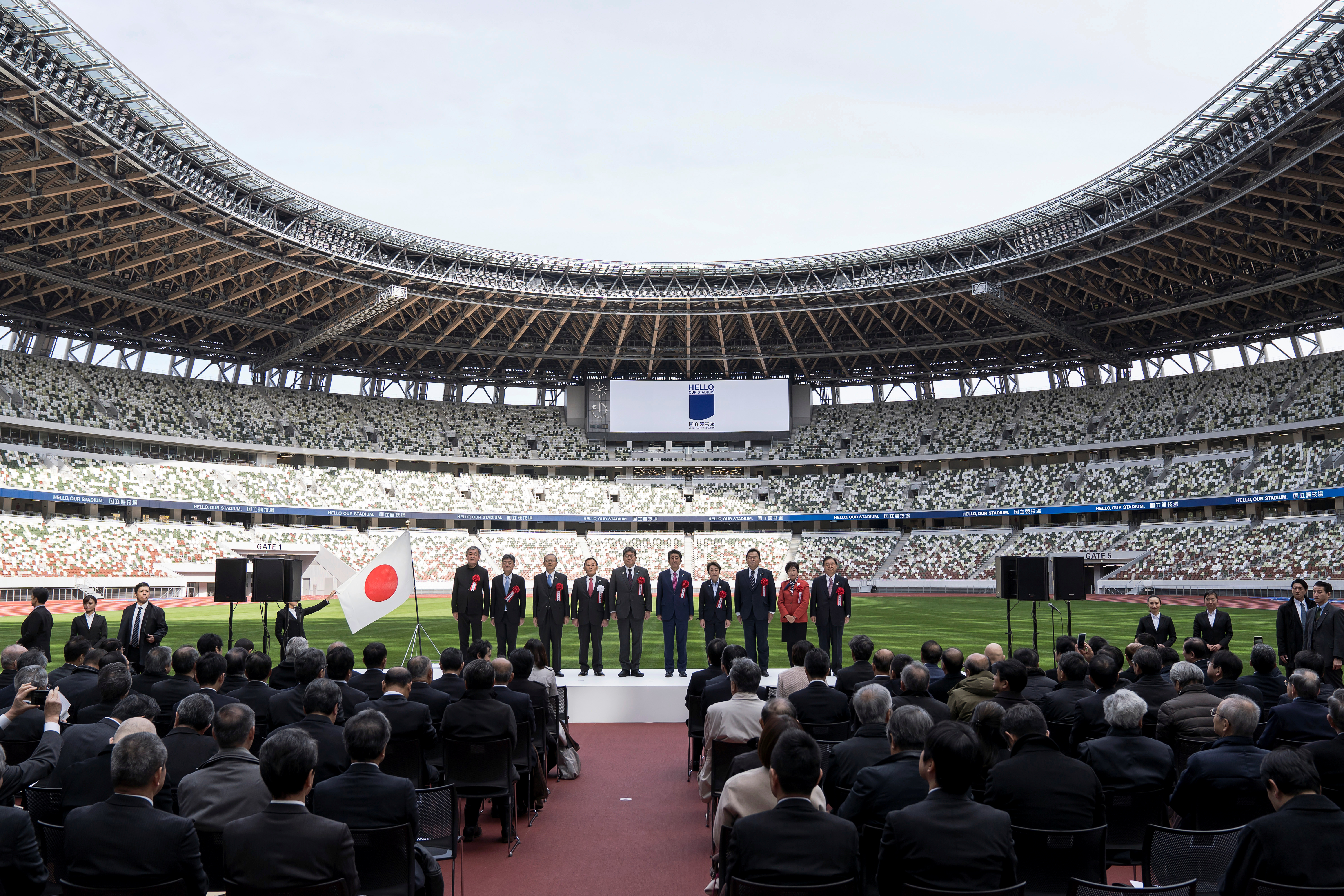 Tokio presentó este domingo su estadio olímpico, diseñado para afrontar las fuertes temperaturas durante los Juegos Olímpicos