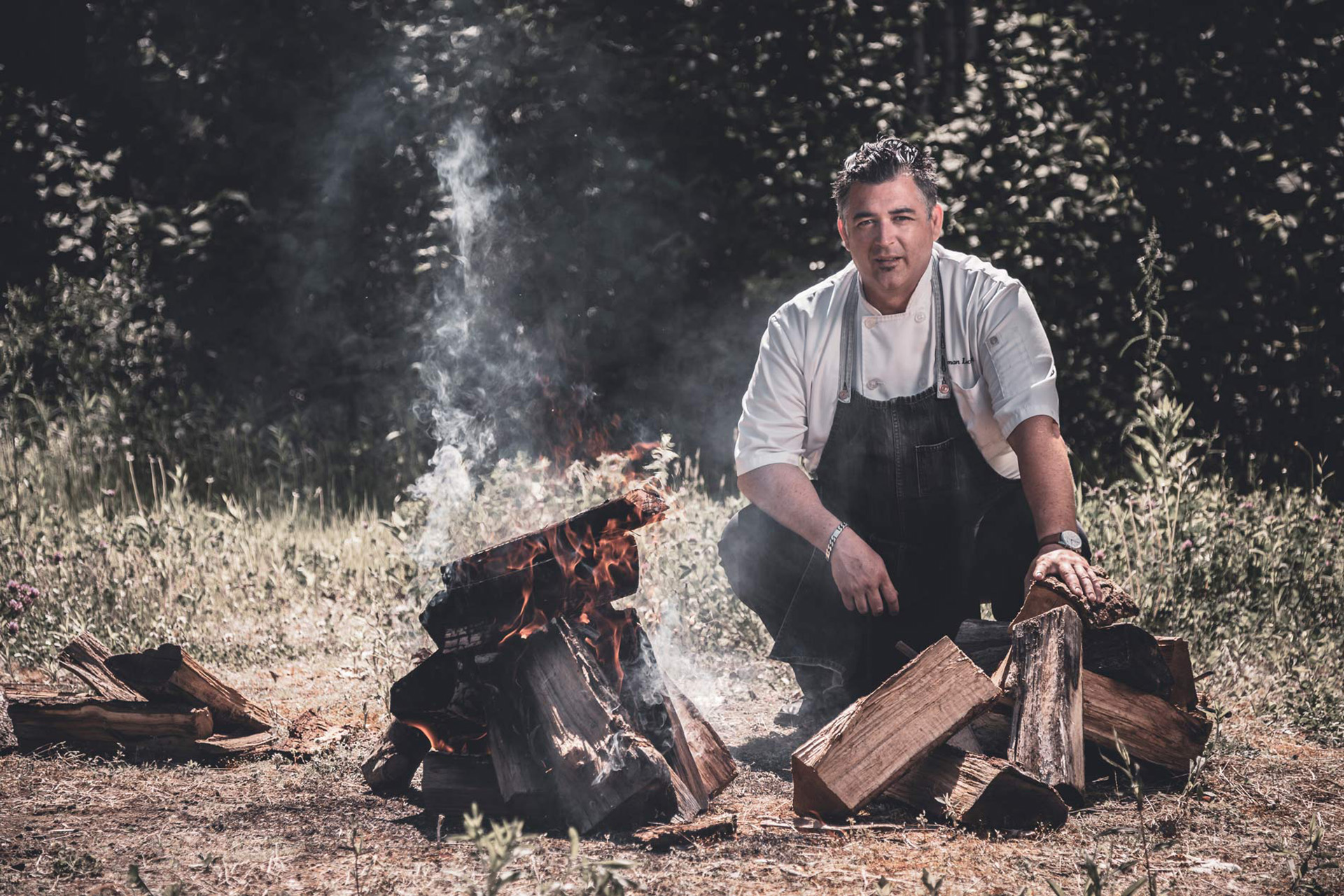 German Lucarelli abrió hace un año un restaurante sin gas con recetas a leña y carbón, de sabores patagónicos en Maine (http://thelostfire.com/)
