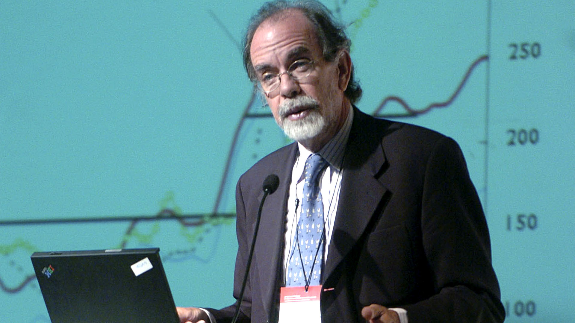 La actual conducción del Banco Nación señala que Javier González Fraga, ex presidente del BNA le dio un crédito mayor del permitido