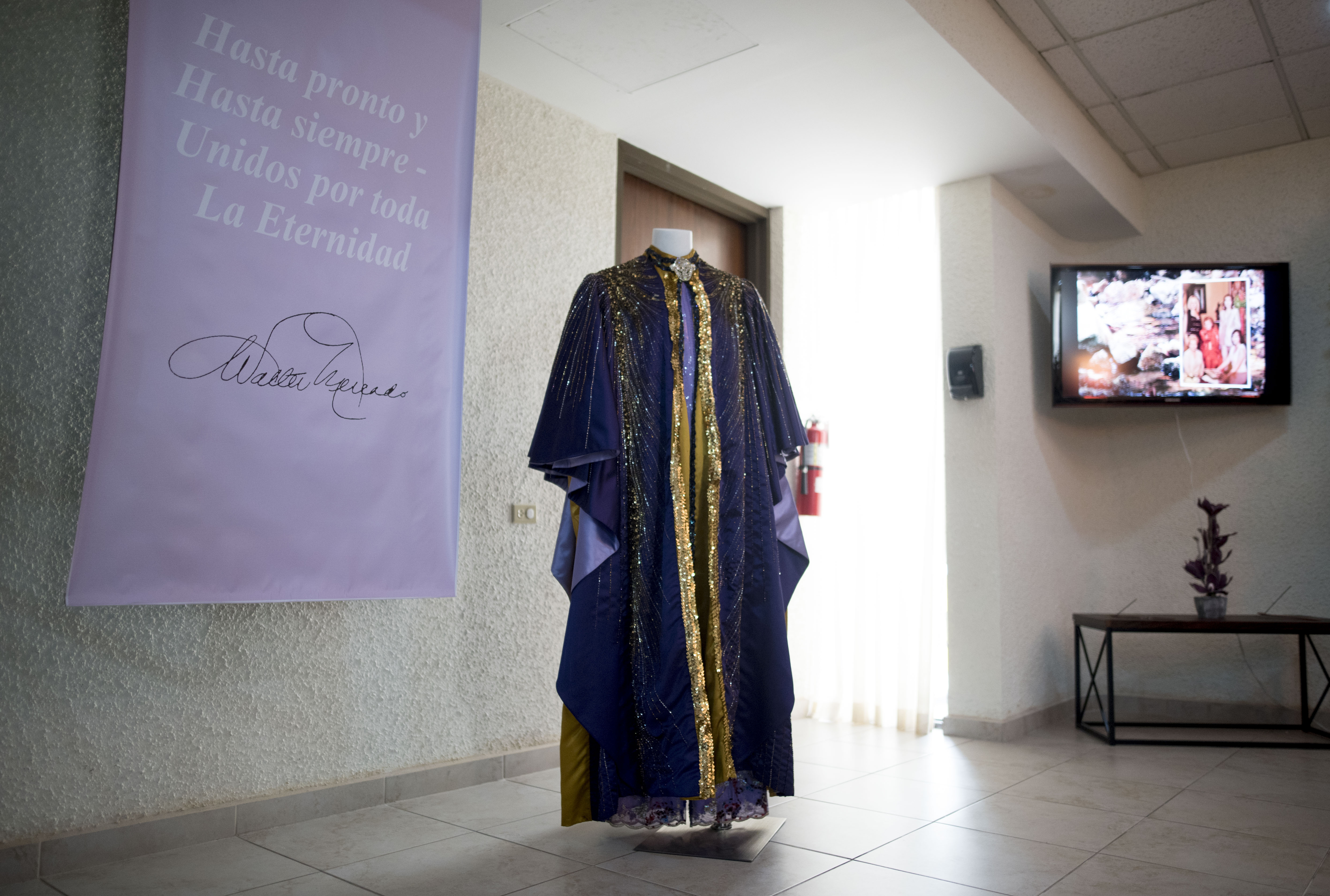 Al interior del funeral de Walter Mercado: así despidieron familiares y  amigos al emblemático astrólogo - Infobae
