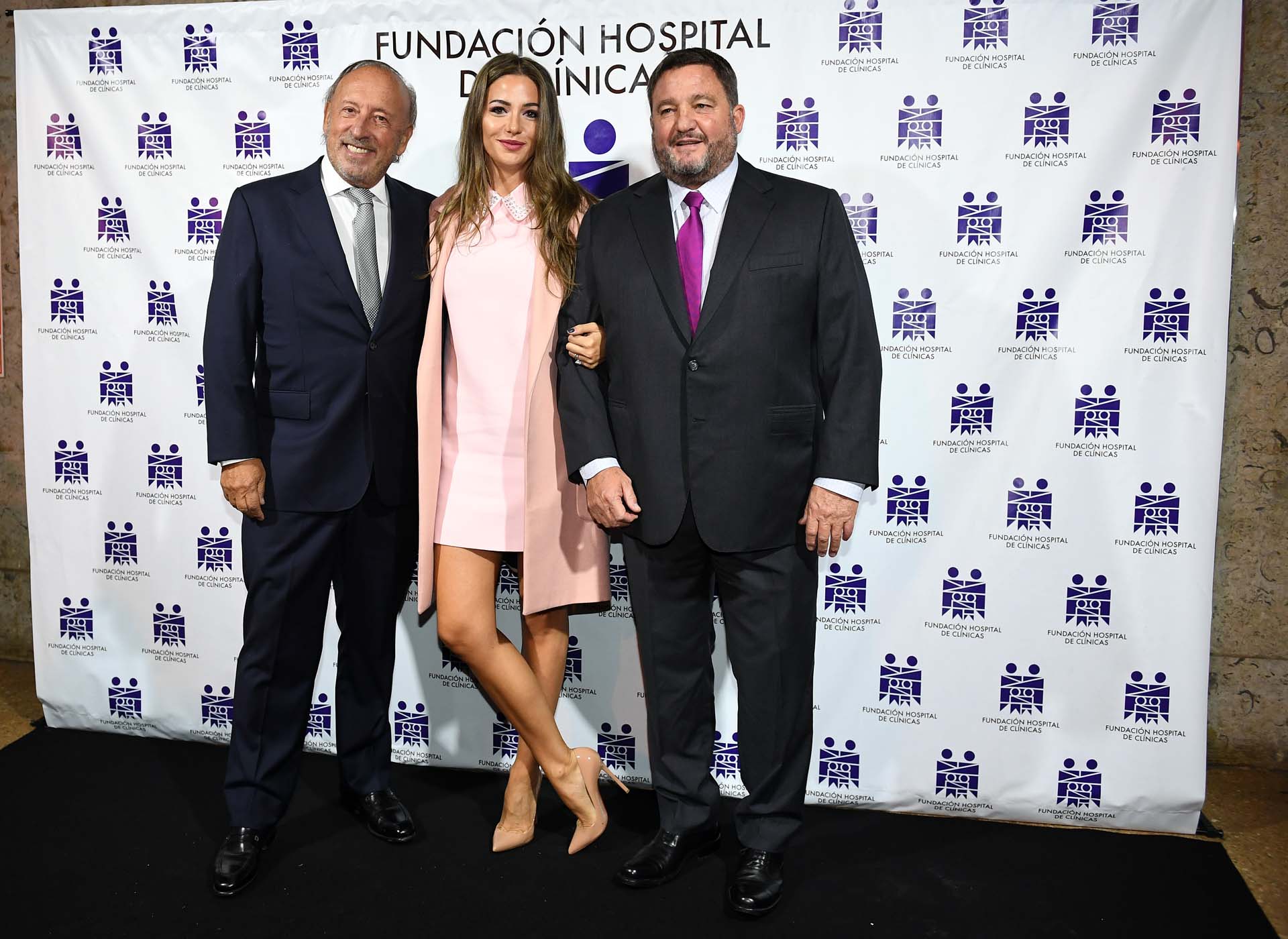 Mauricio Filiberti (Transclor) y su mujer Camila Pitana, junto a Alejandro Macfarlane