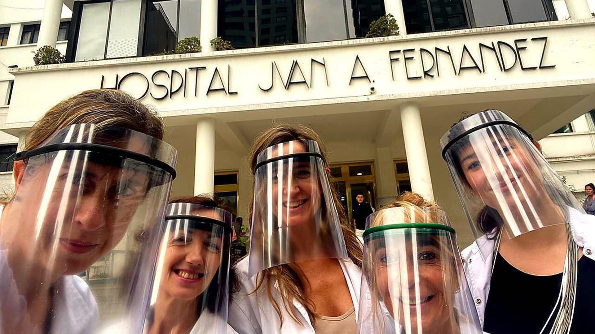 La fabricación de máscaras protectoras simples, una de las respuestas para enfrentar la pandemia