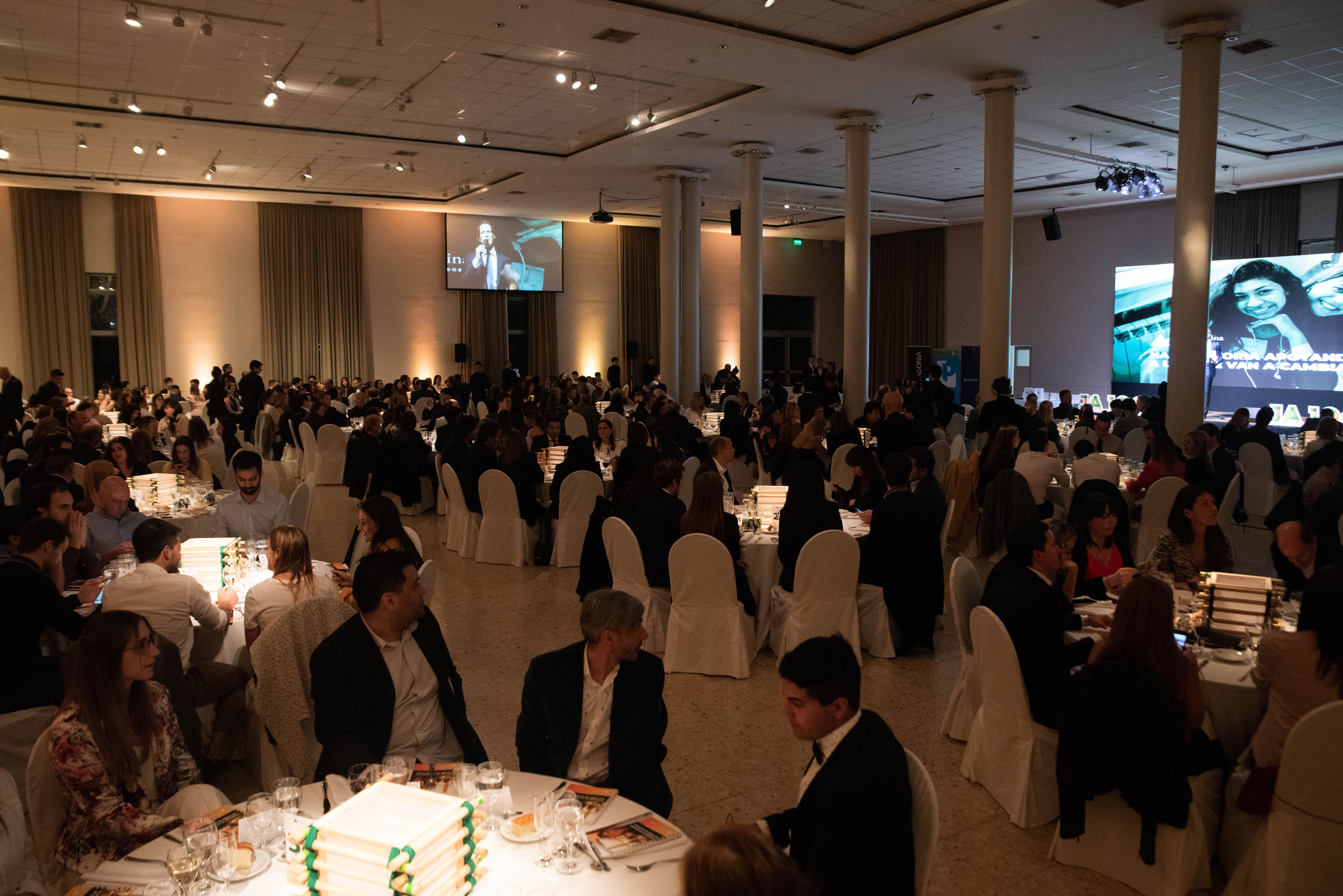 Con más de 100 países miembros, la red de Junior Achievement Worldwide se encuentra potenciada por cerca de 470 mil voluntarios y mentores, quienes sirven a más de 10 millones de jóvenes alrededor del mundo cada año