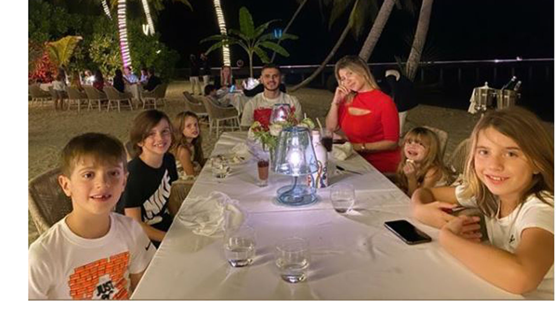 Wanda, Icardi y los cinco niños de vacaciones (Foto: Instagram)