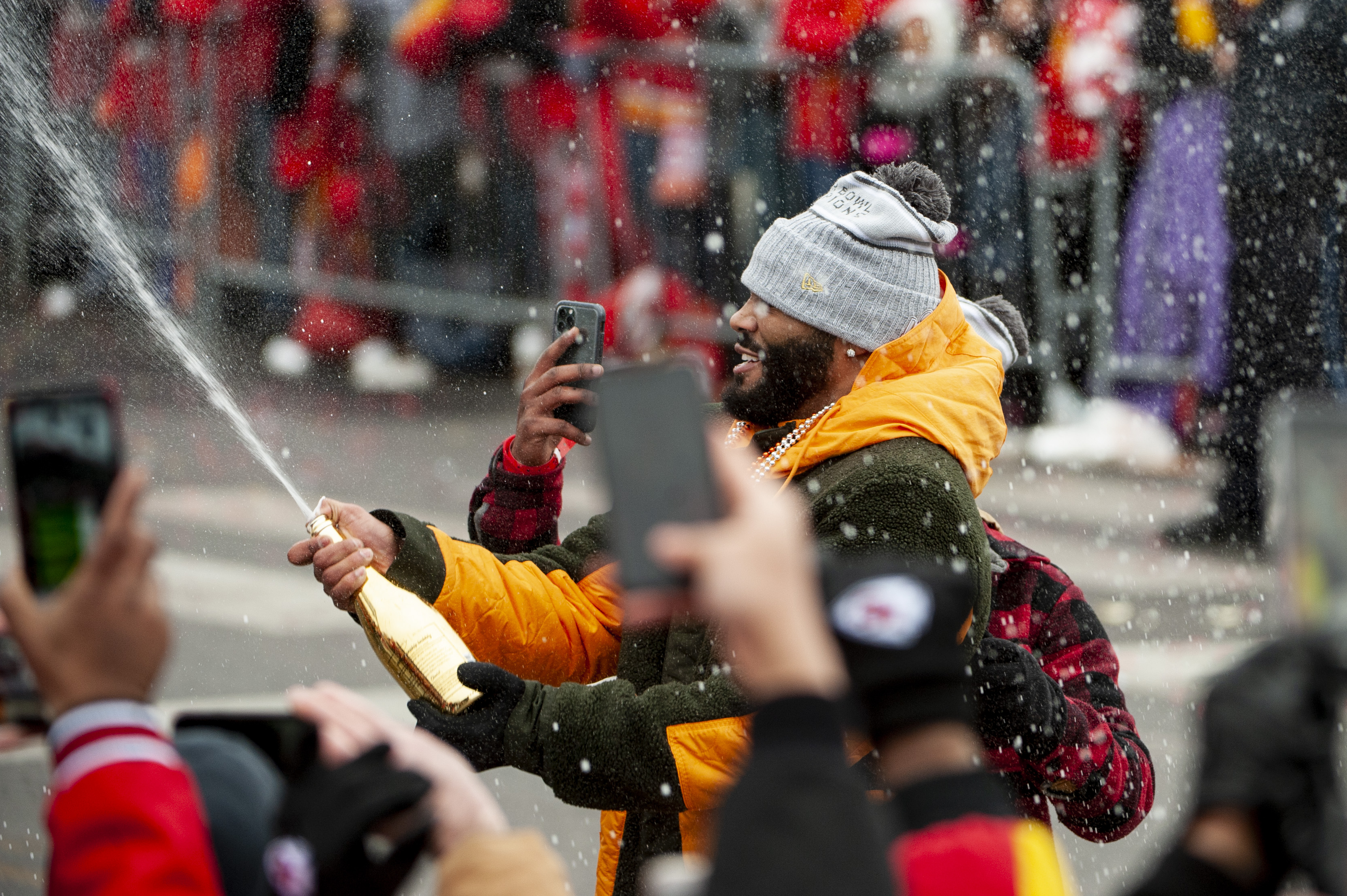 Los espectadores y las calificaciones marcaron un aumento con respecto al Super Bowl de la temporada pasada, cuando los Patriotas de Nueva Inglaterra vencieron a los Rams de Los Ángeles
