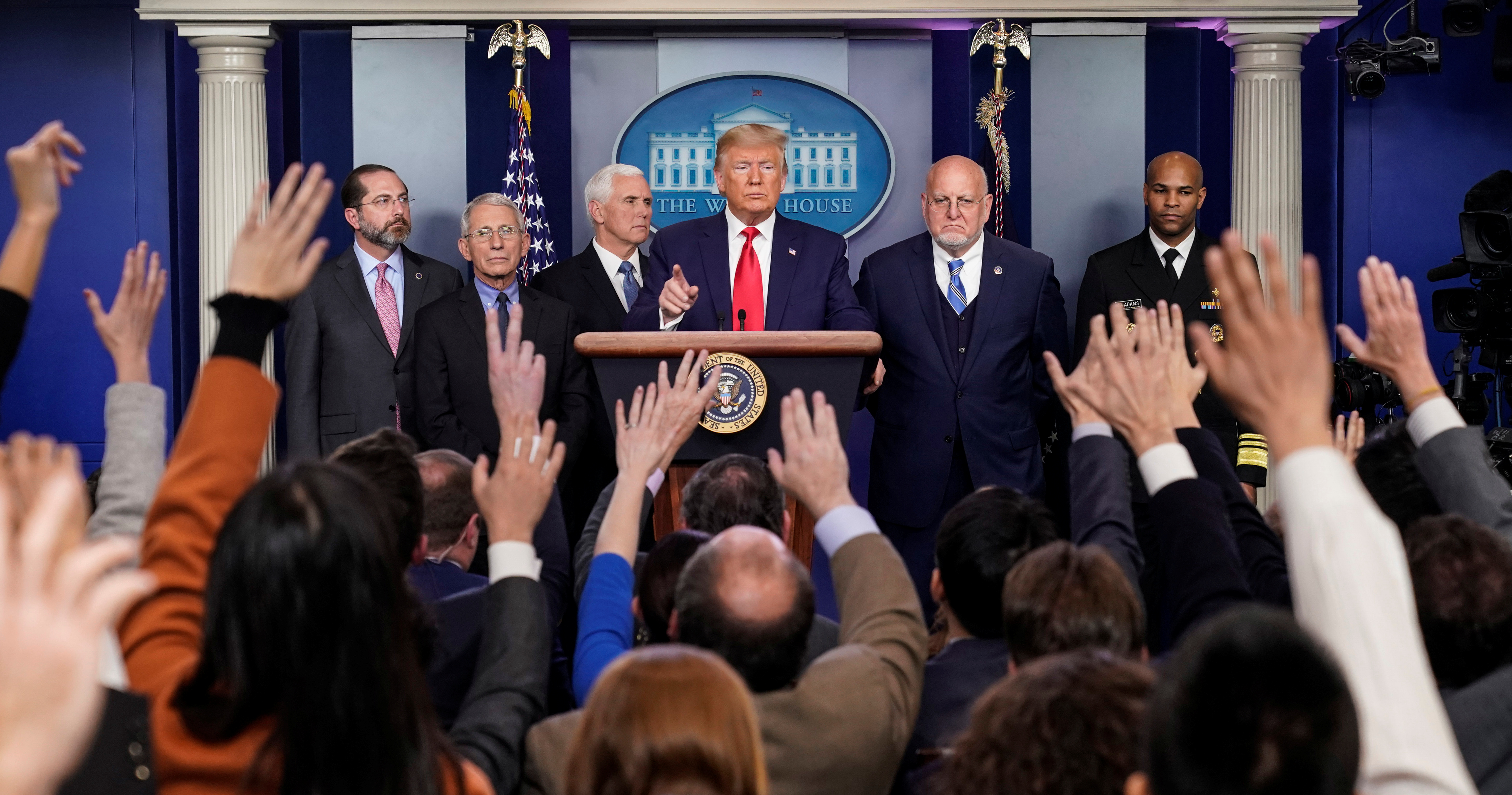 Donald Trump confirmó la muerte durante una rueda de prensa el 29 de febrero de 2020 (REUTERS/Joshua Roberts)
